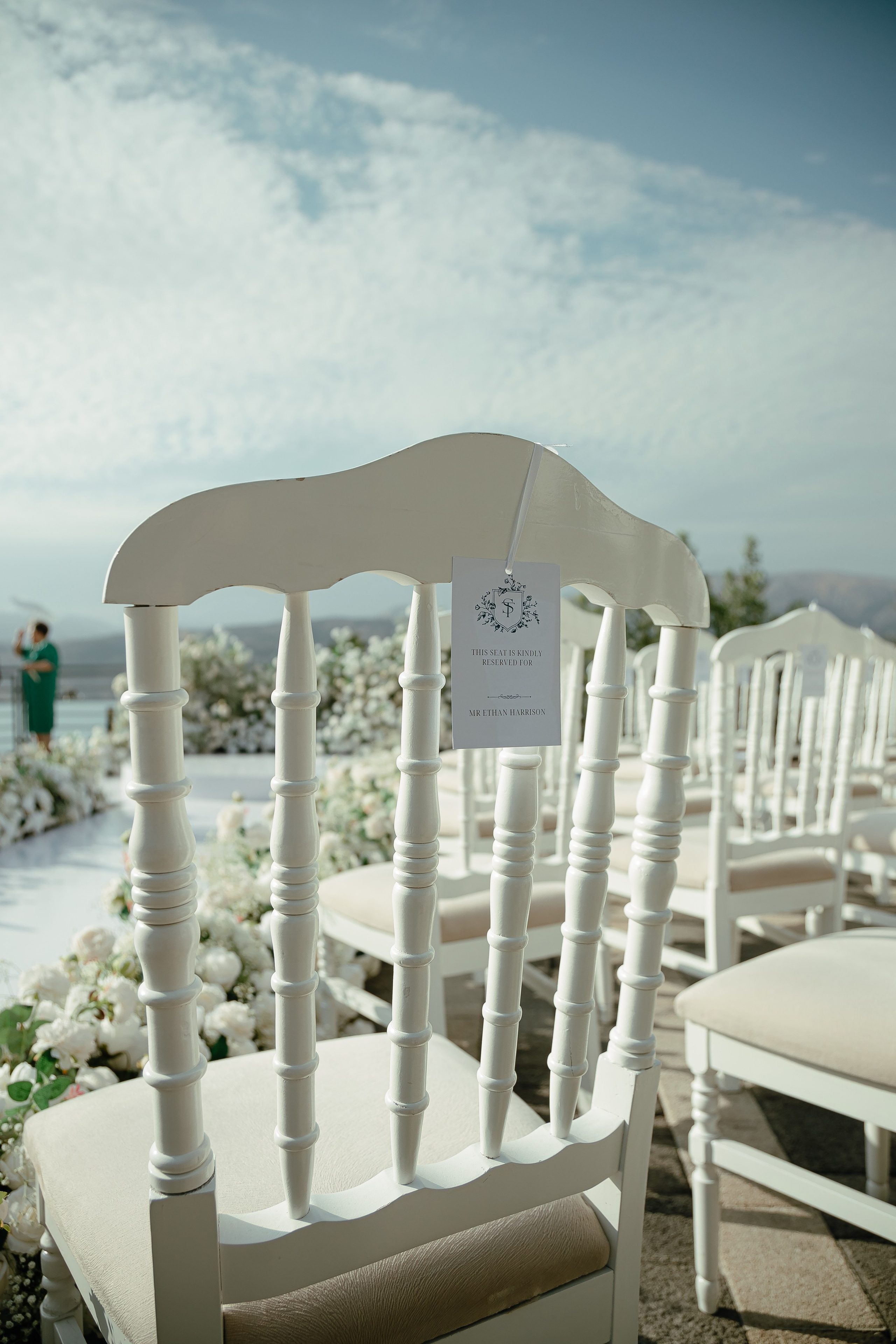 Thomas & Suyumbika. Главная