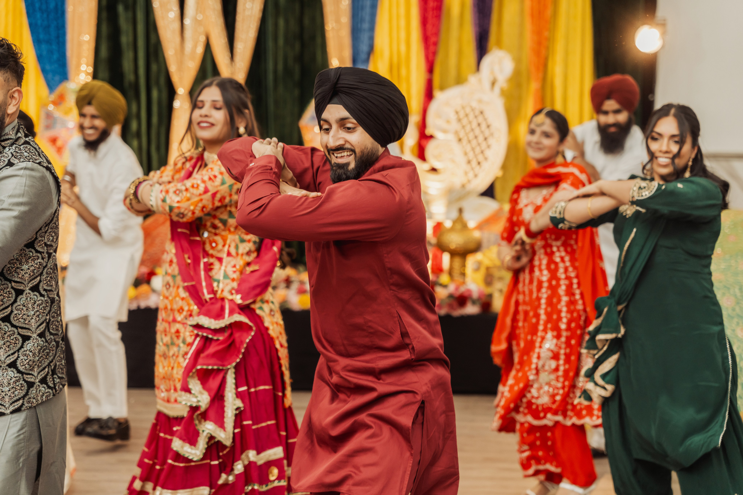 Gagan & Jasmeen. Wedding Photographer & Cinematographer studios