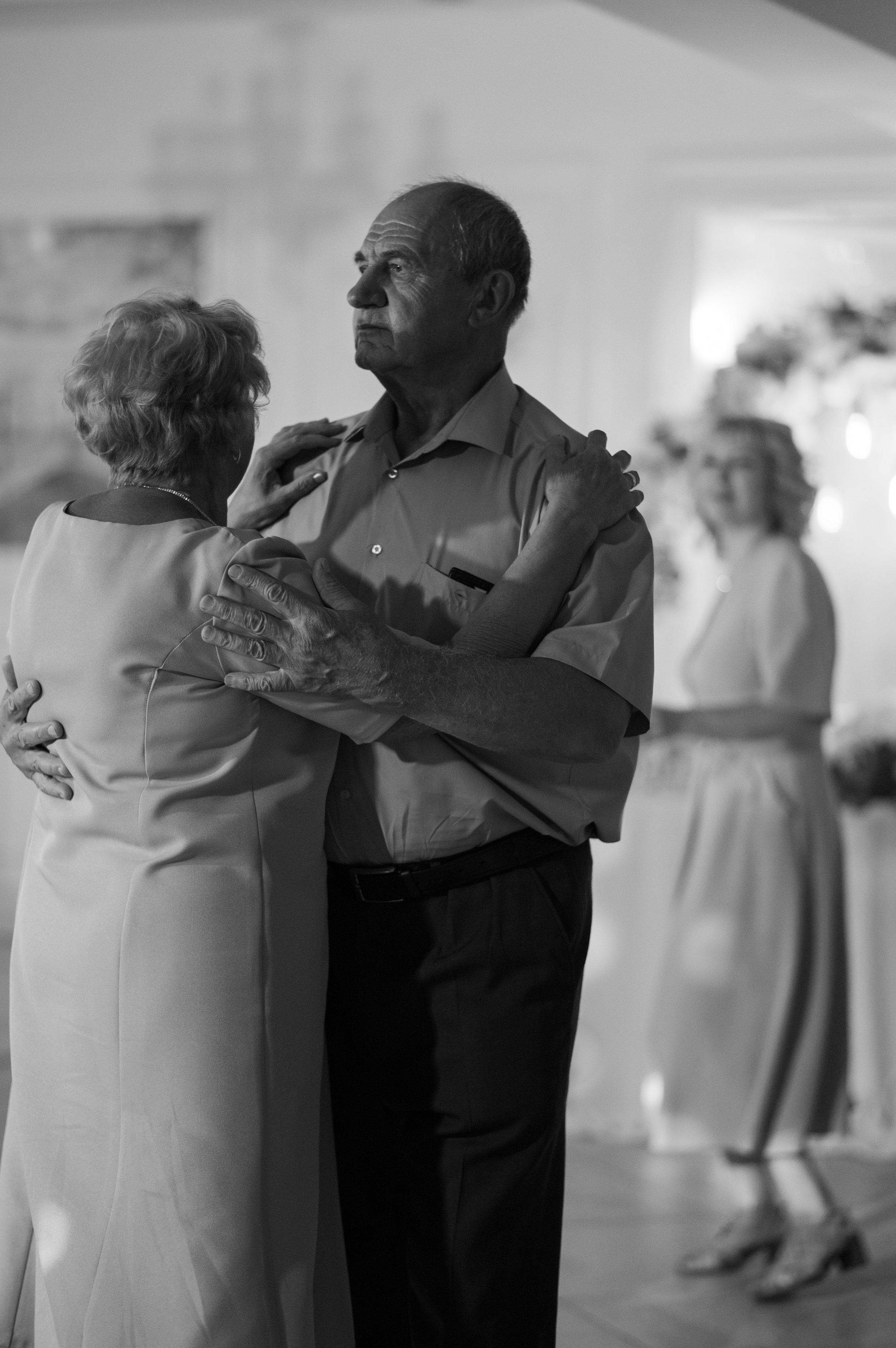 In your arms. Wedding and commercial photographer