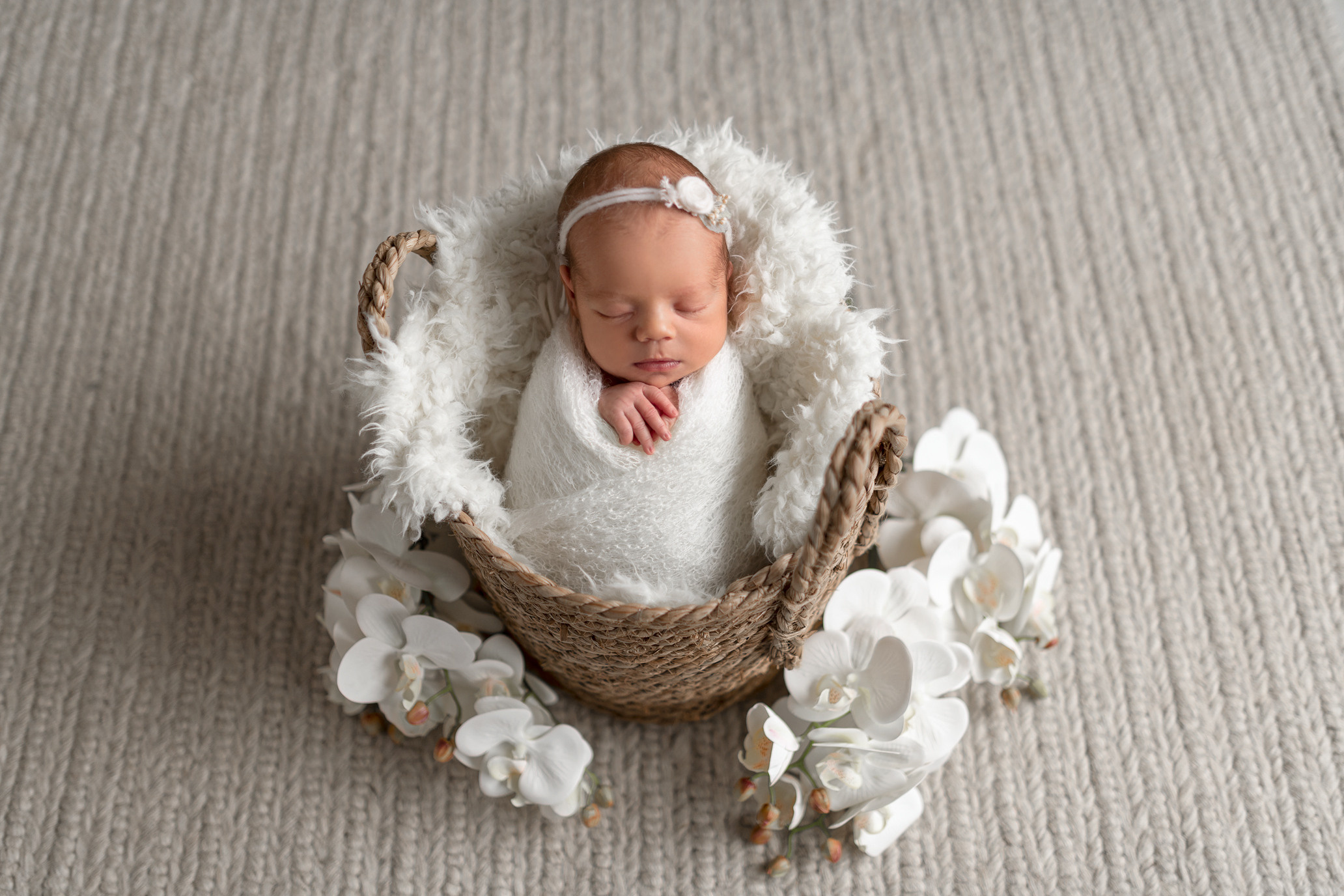 ניו בורן. צילומי הריון, ניו בורן, גיל שנה בראשון לציון -Jenya Rosso Photography