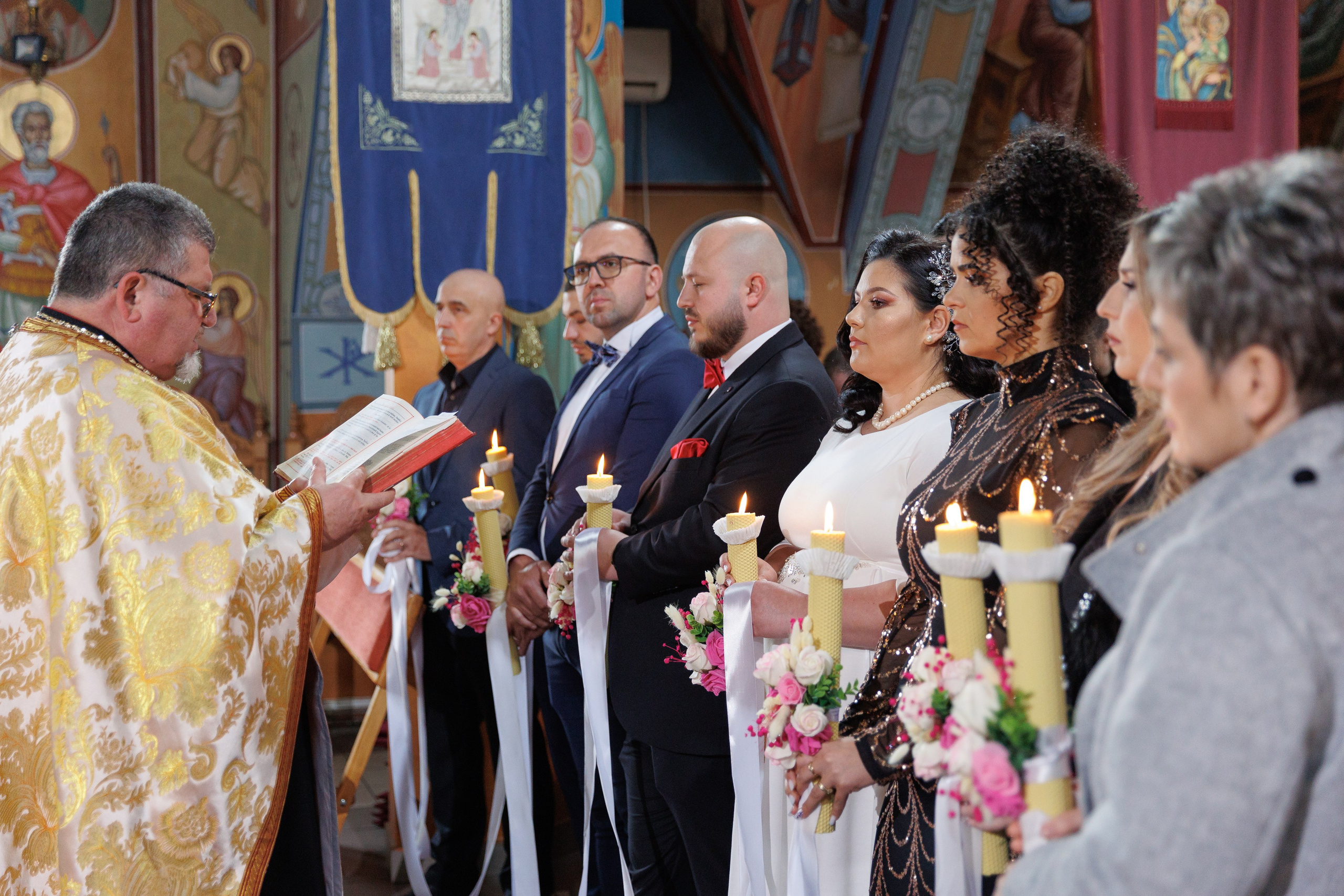 Andreea & Radu — simplu, autentic, al lor. Rares Bucur is a professional wedding photographer based in Cluj-Napoca, Romania, specializing in wedding photography