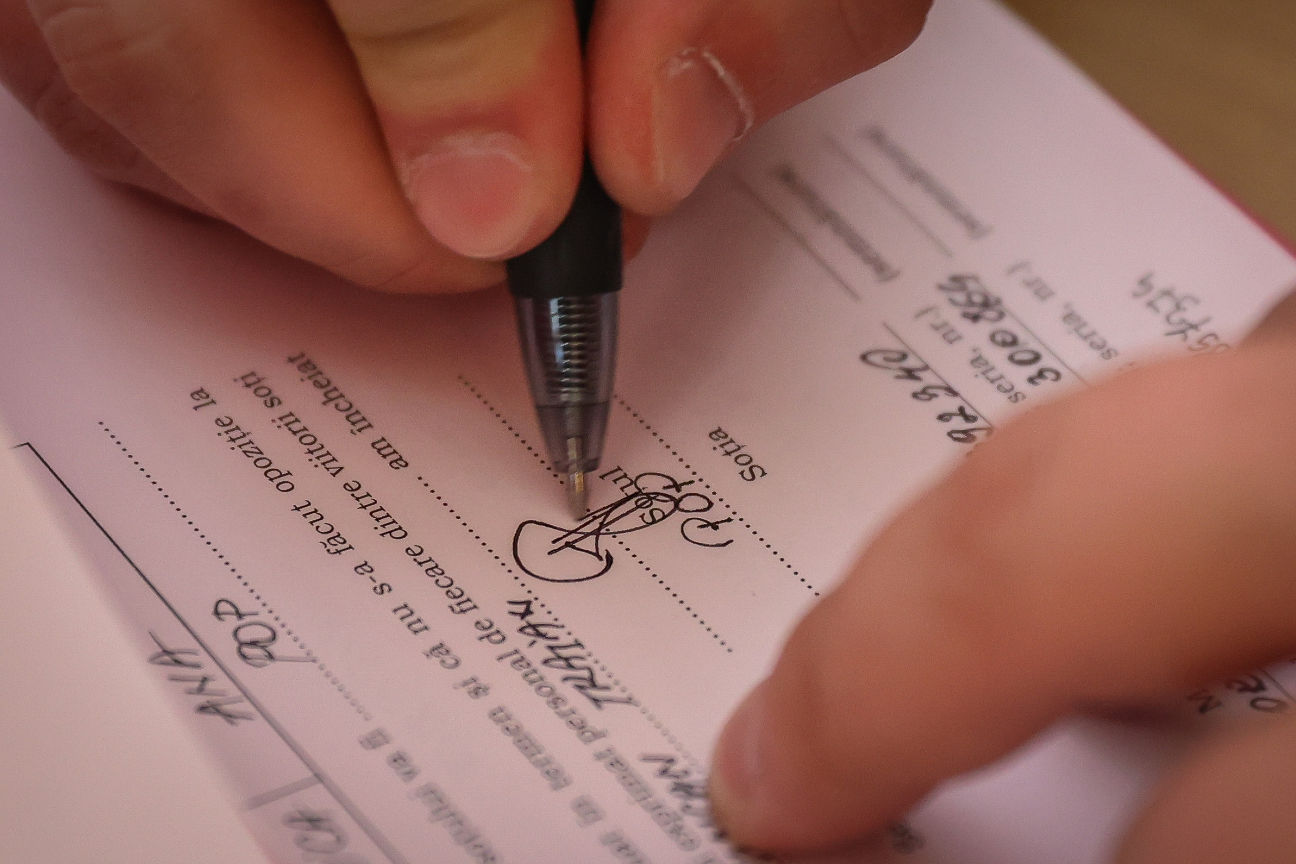 Andreea & Radu — simplu, autentic, al lor. Rares Bucur is a professional wedding photographer based in Cluj-Napoca, Romania, specializing in wedding photography