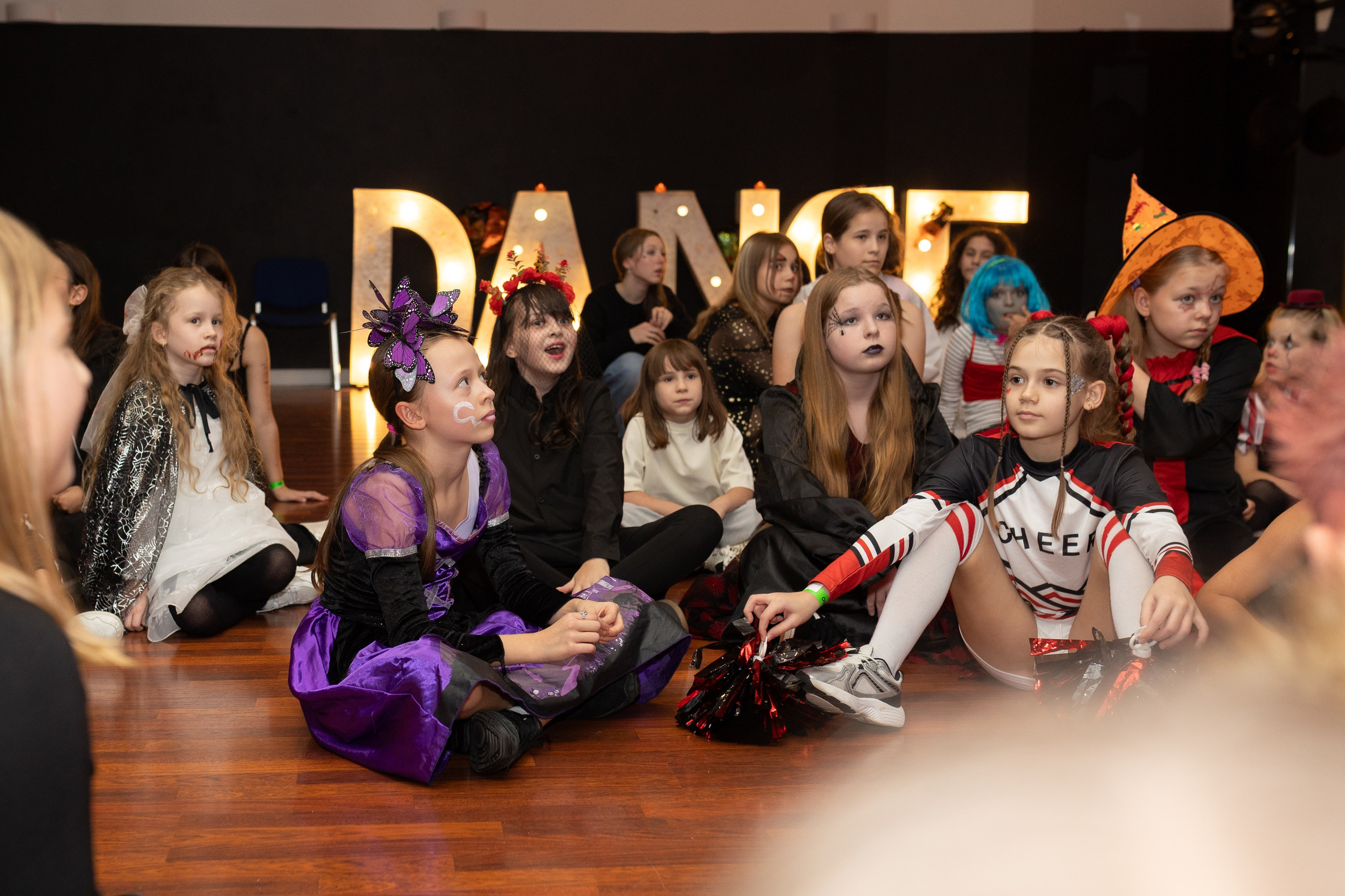 Leo dance studio Helloween 2025. Семейный и детский фотограф в Варшаве Мила Бобровская