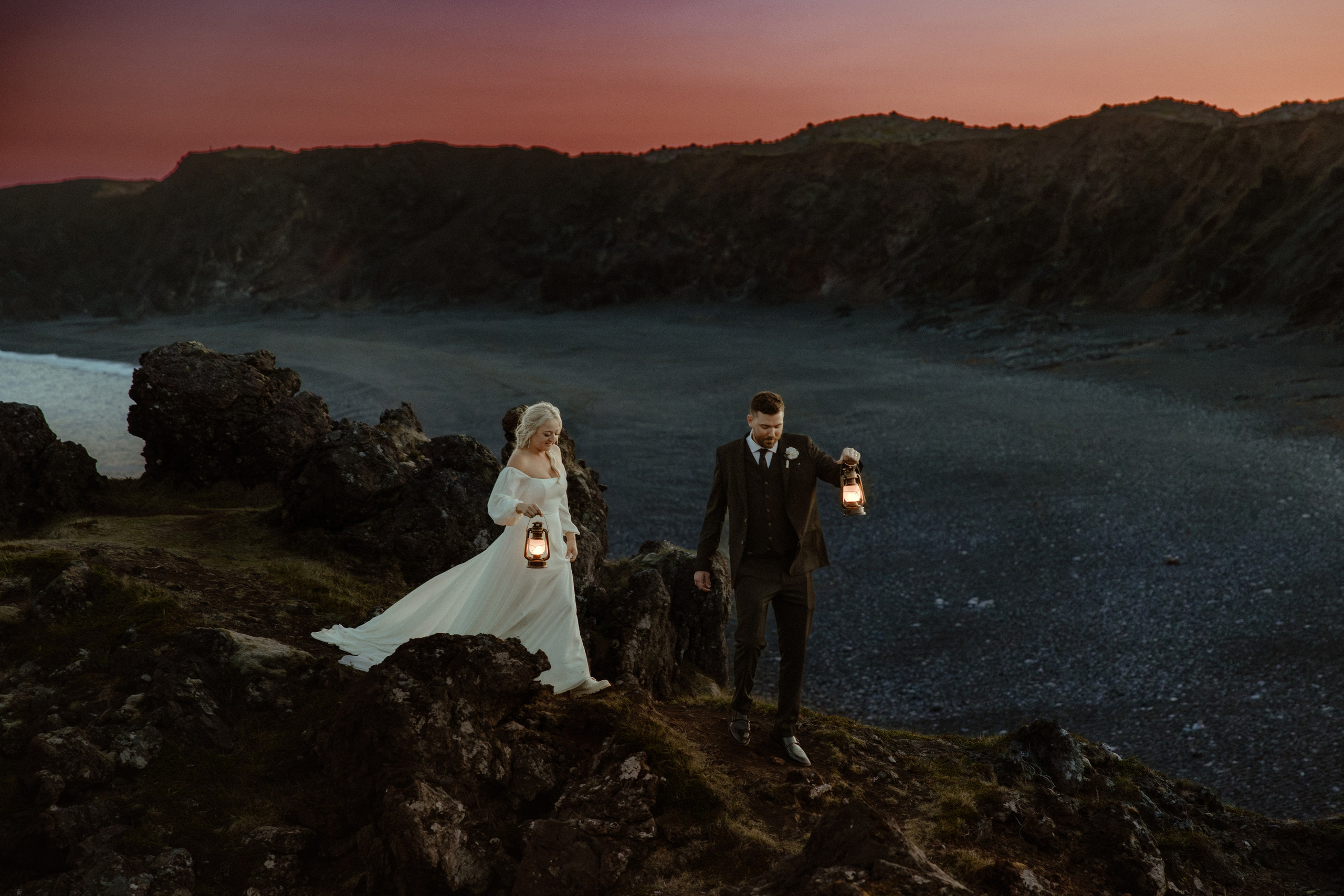 midnight sun elopement in Iceland 
