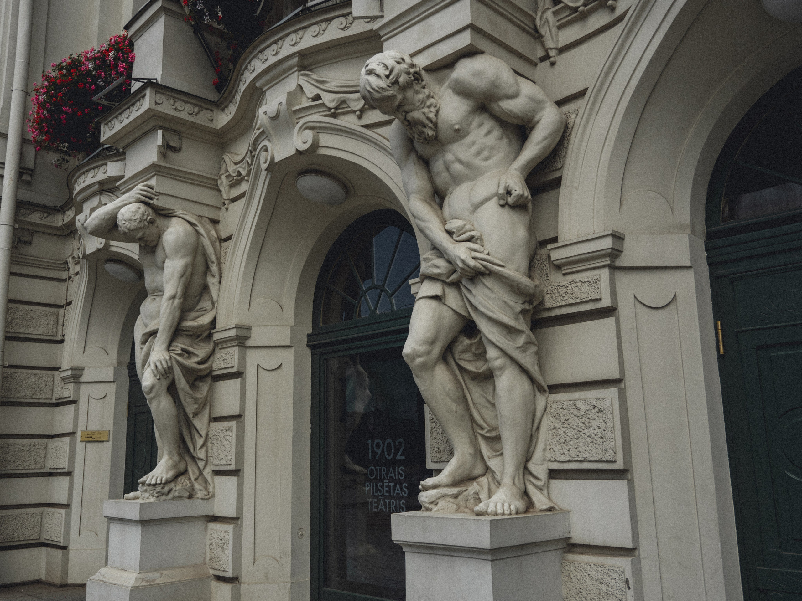 Voyage à Riga. Photographe sur Cote d’Azur. Portraits de familles, couples, enfants, événements