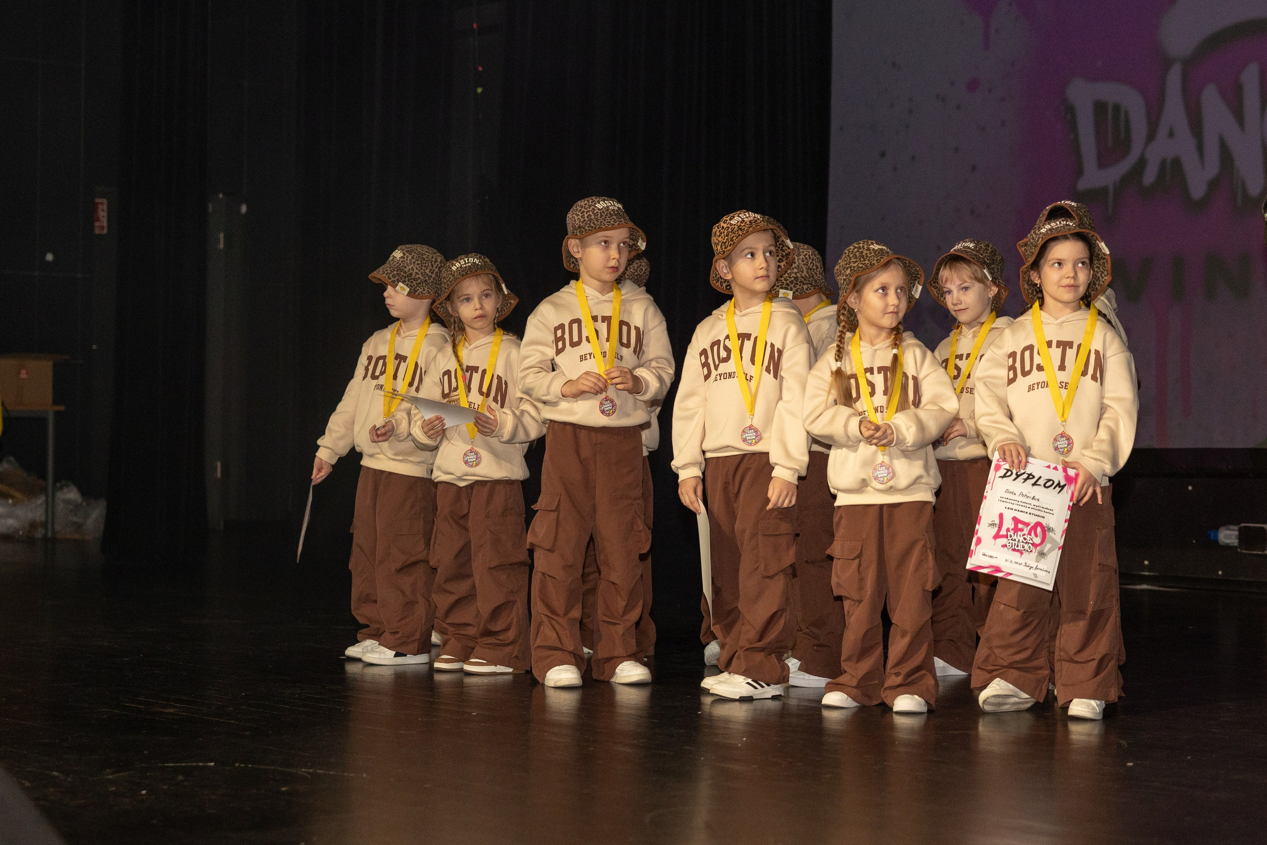 LEO DANCE SHOW WINTER 2025. Семейный и детский фотограф в Варшаве Мила Бобровская