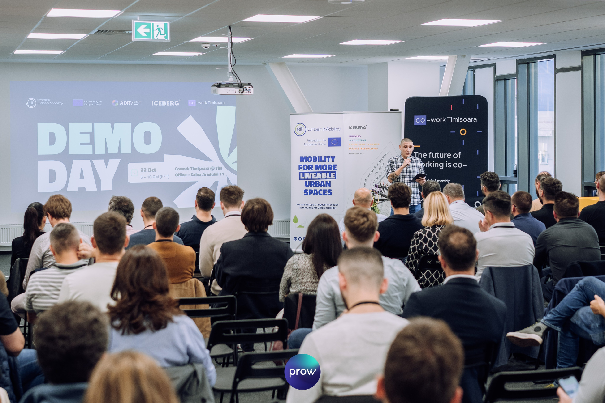 InVest DemoDay @ Cowork. Cozac Cristian Photographer
