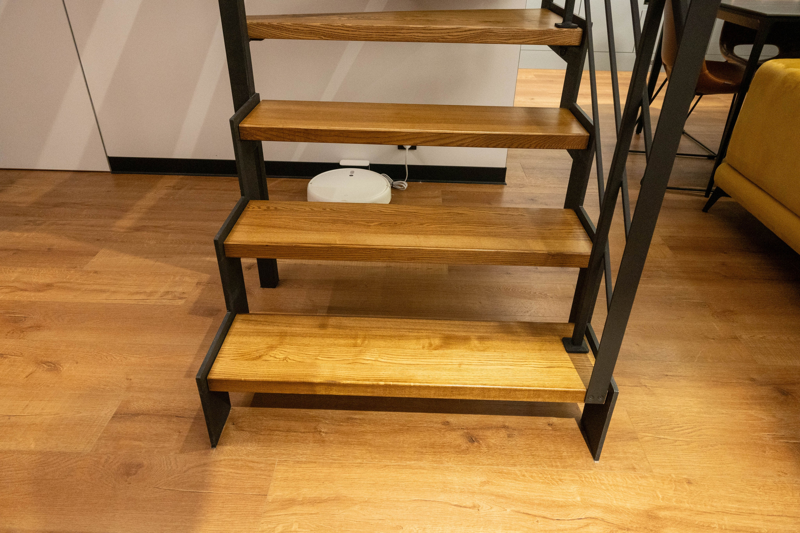 The apartment is on two levels. Fotograf Dmitrii Donets