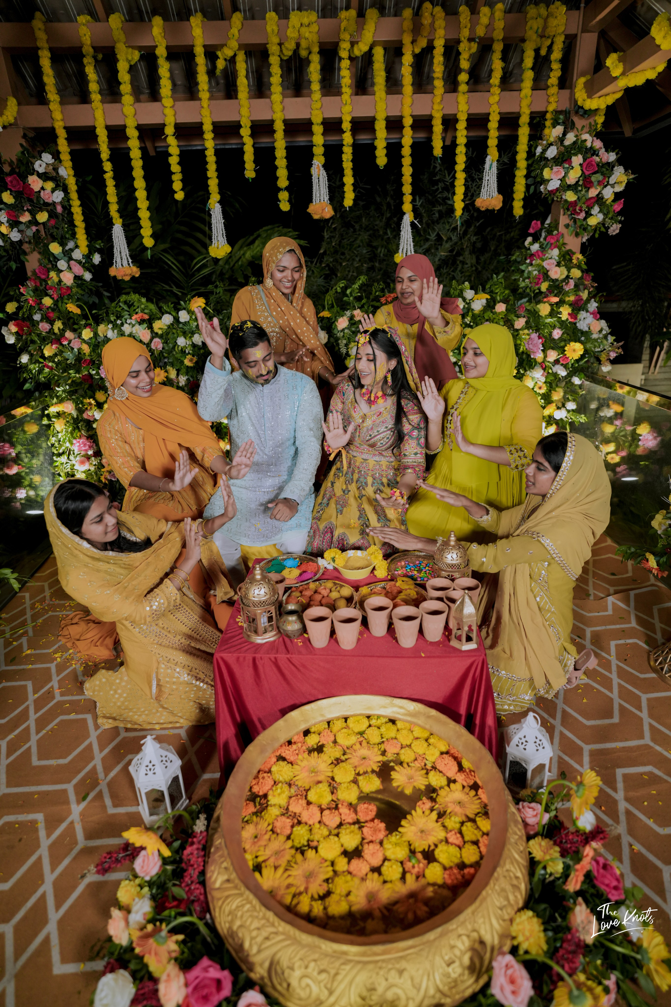 SHAHANA. Theloveknots