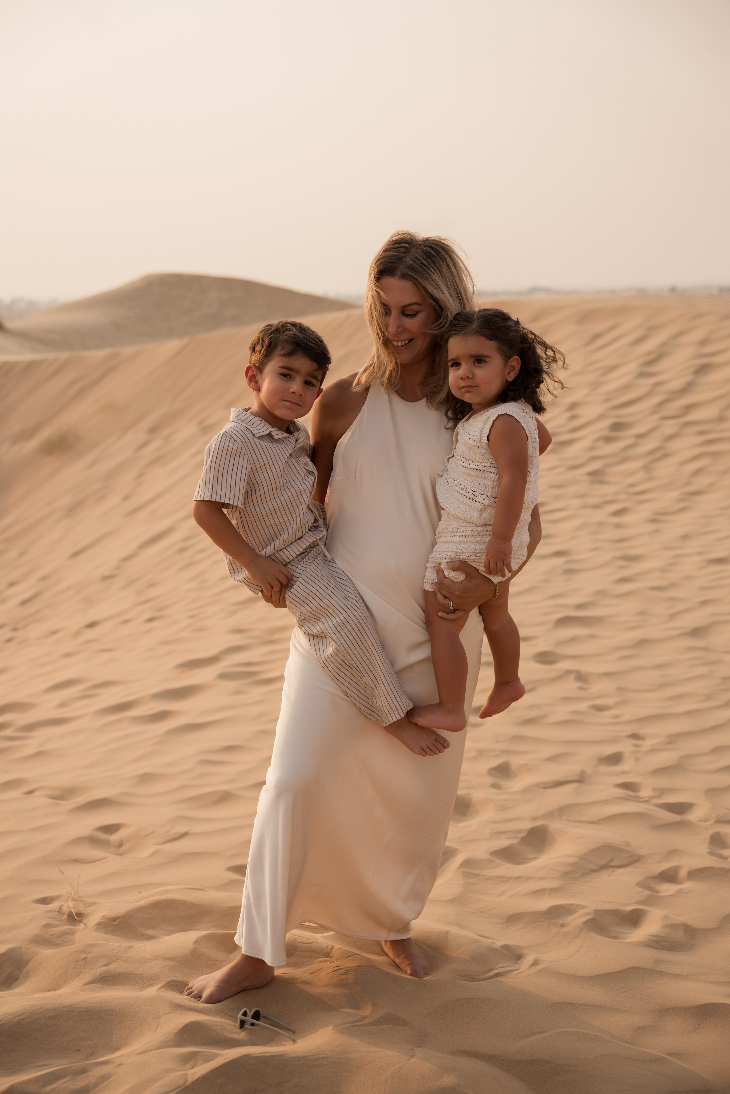 Sun, sand & family. Angela Iakovleva — Family Photographer in Dubai