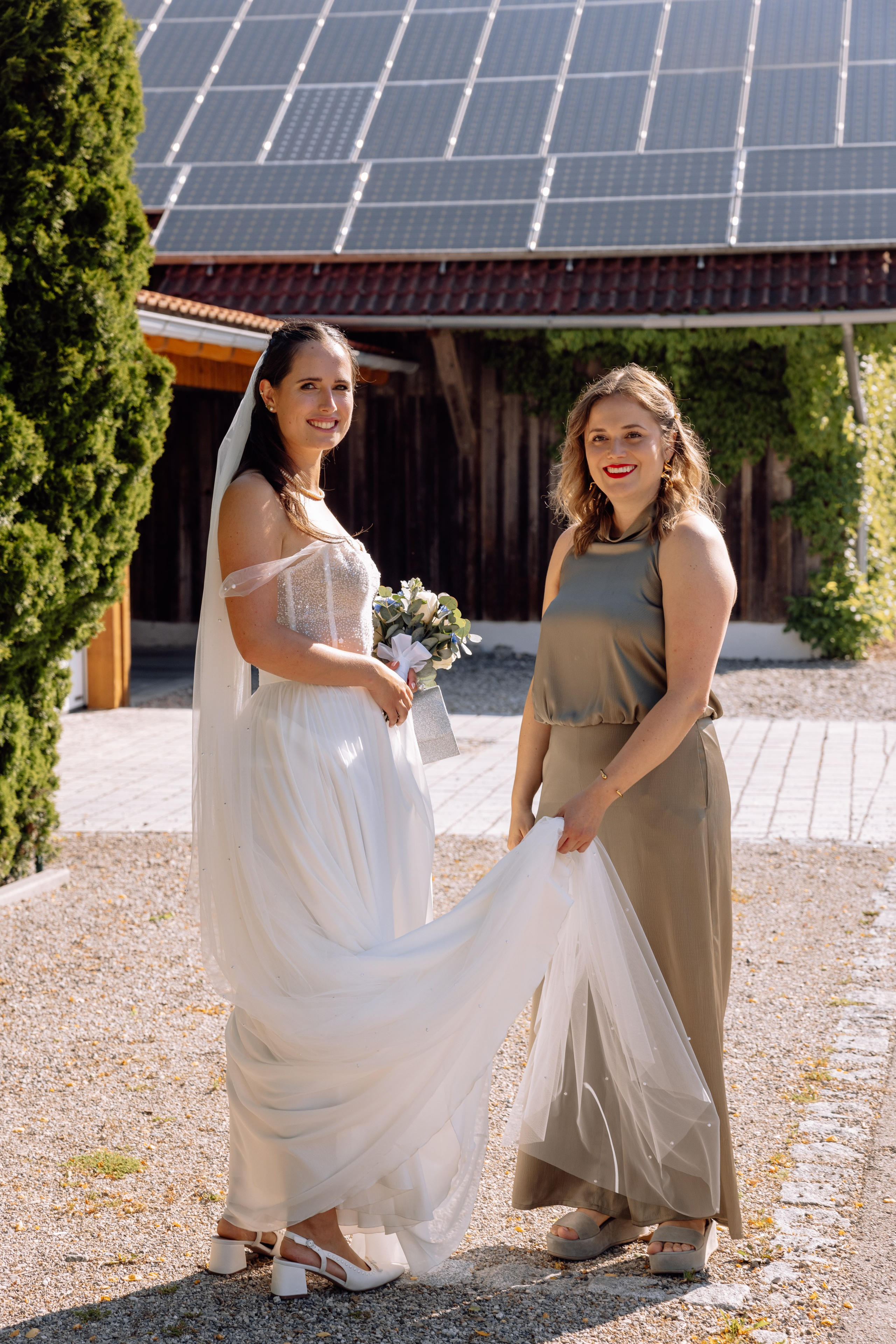 Hanna & Jonas – Getting Ready. Hochzeitsfotografin München & Bayern | Tanja Mauke Fotografie