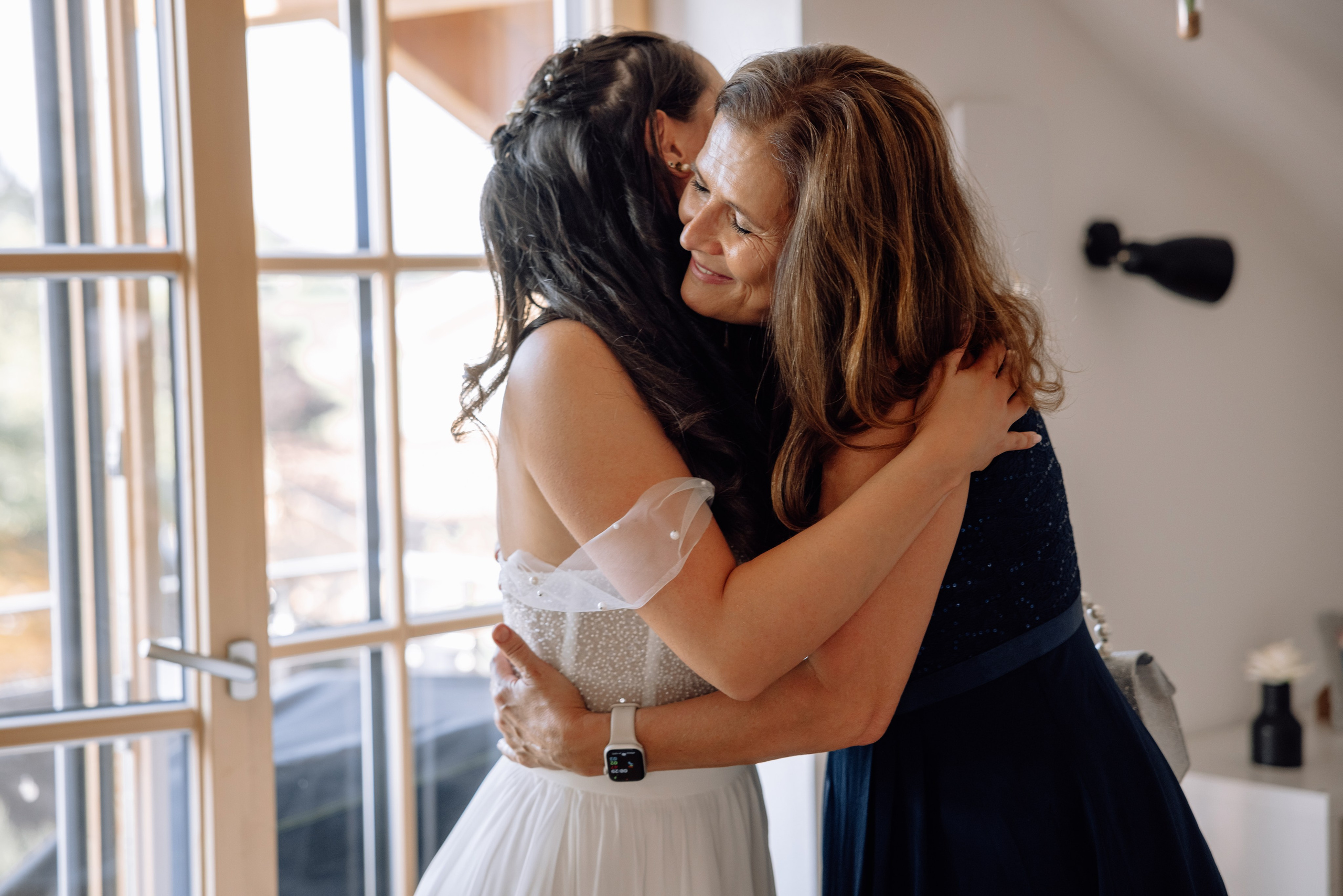 Hanna & Jonas – Getting Ready. Hochzeitsfotografin München & Bayern | Tanja Mauke Fotografie