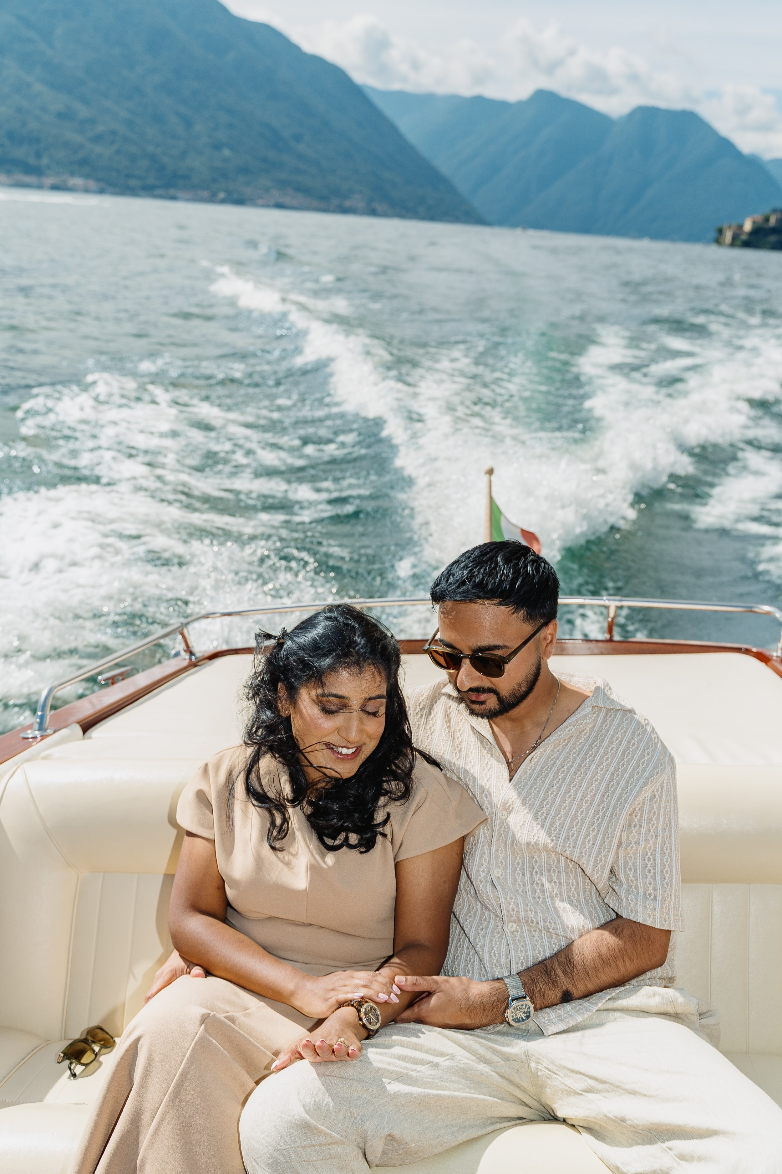 Lake Como Proposal on a Boat. Proposal Photographer in Lake Como