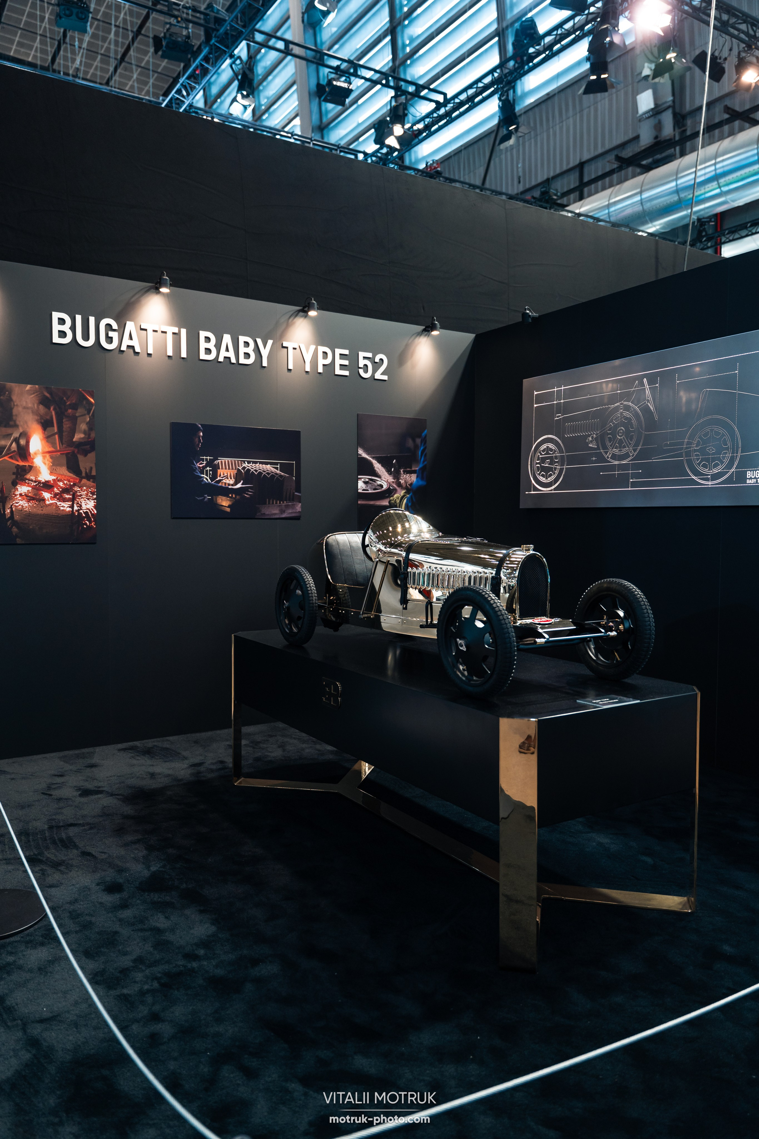 Retromobile 2025. Photographer in Paris — Vitalii Motruk
