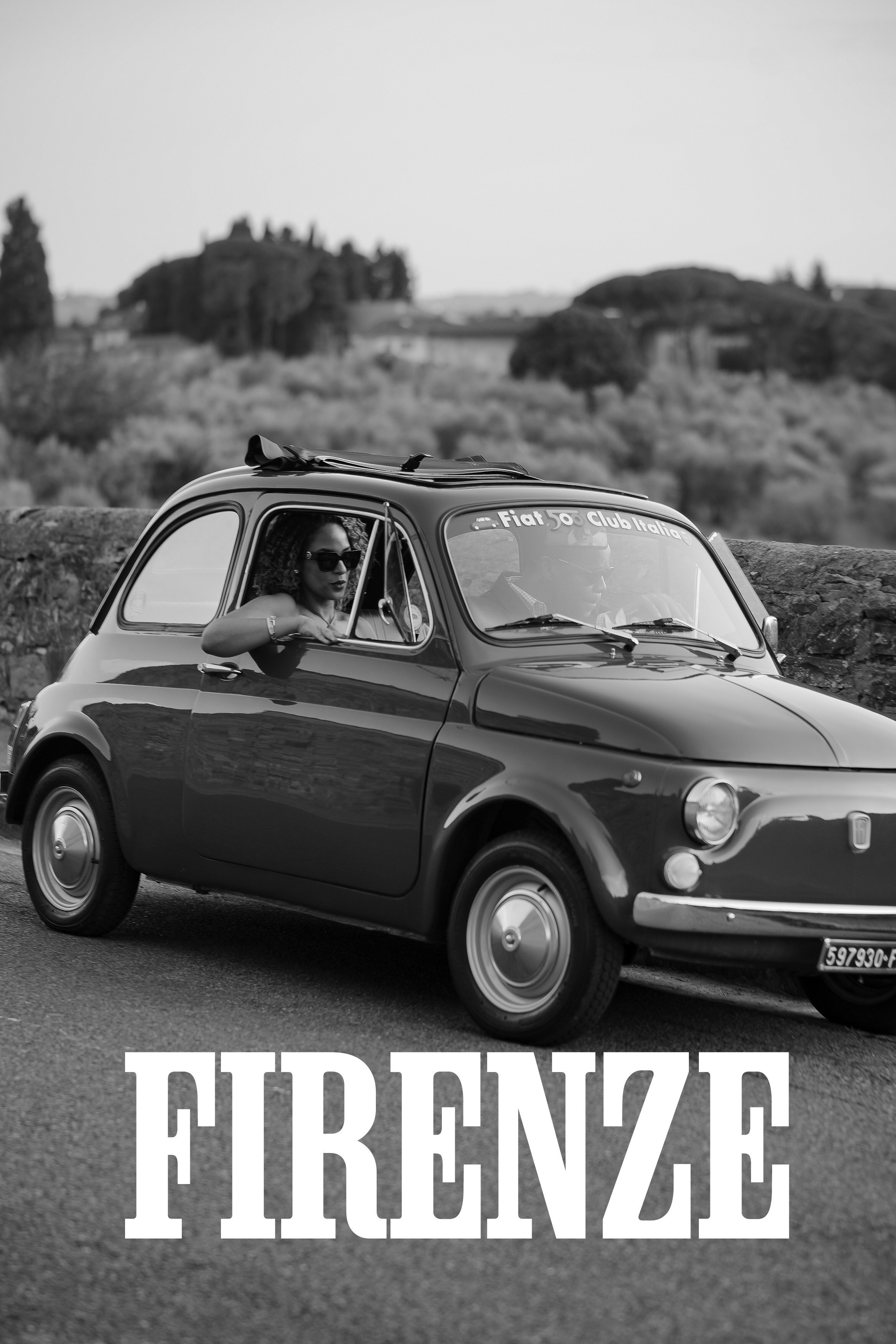 Photoshoot with Fiat 500 & Retro Cars. Wedding Photographer in Italy