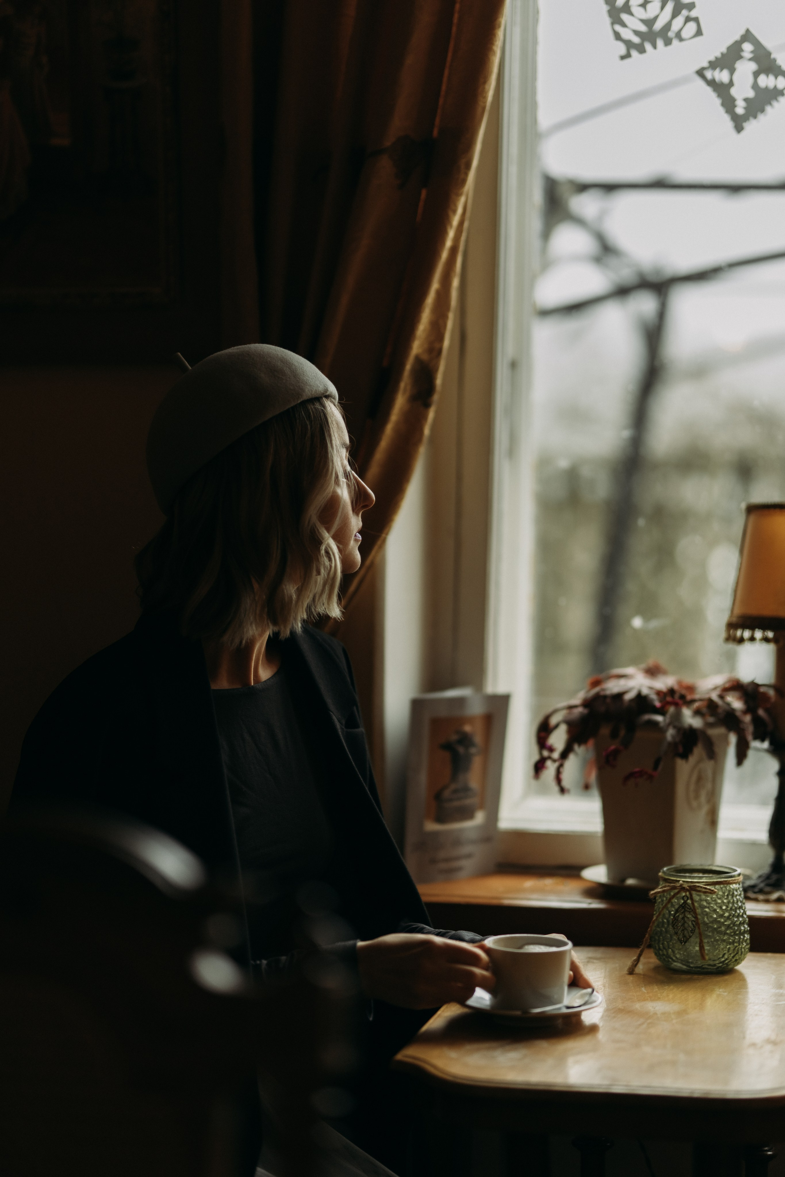 Woman phoshoot. Wedding and potrait photographer in Helsinki Vickan O