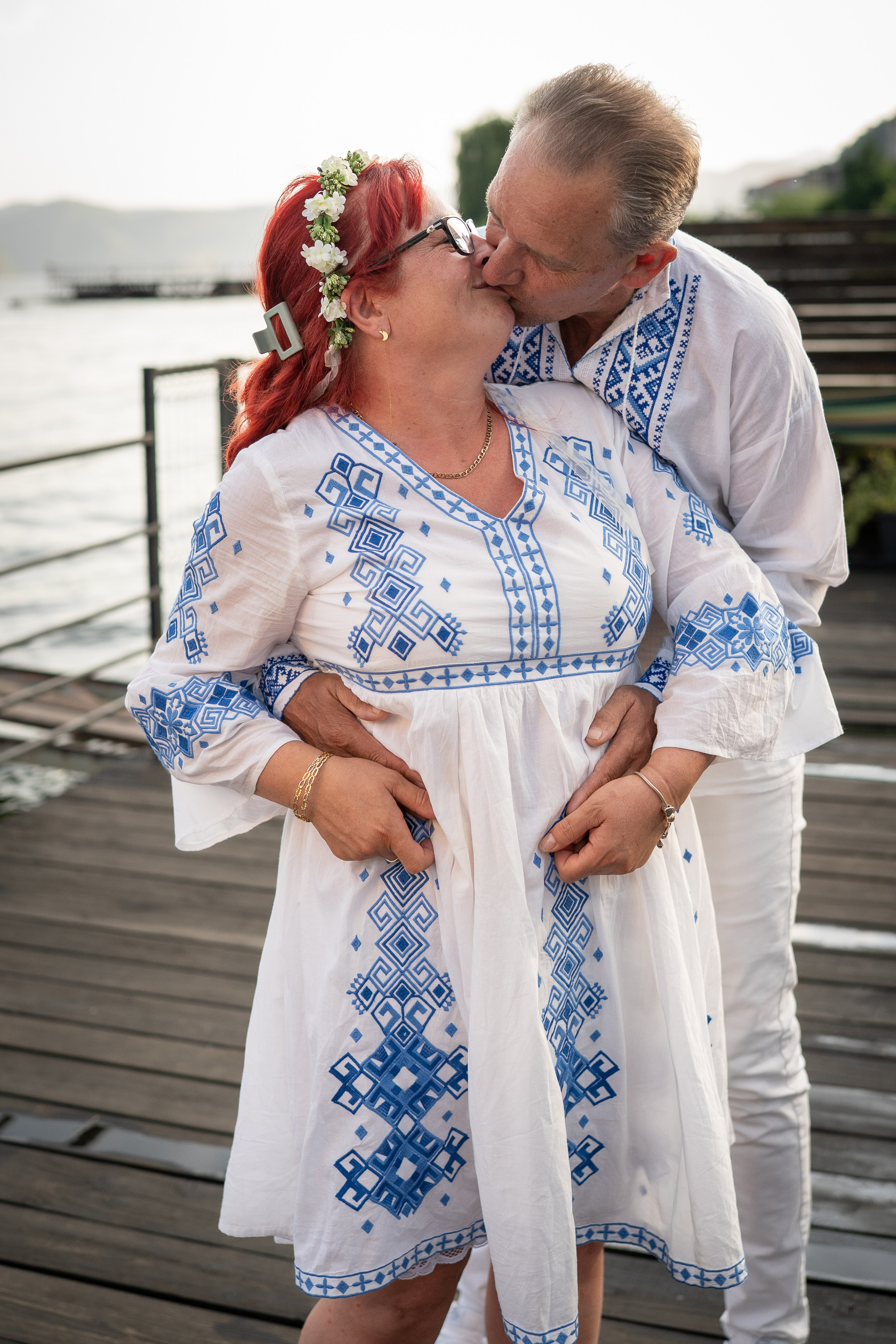 Imortalizează emoția reînnoirii jurămintelor la Nunta de Argint printr-o ședință foto profesională. Momente autentice, povești de iubire. Fotograf de evenimente, portret si lifestyle