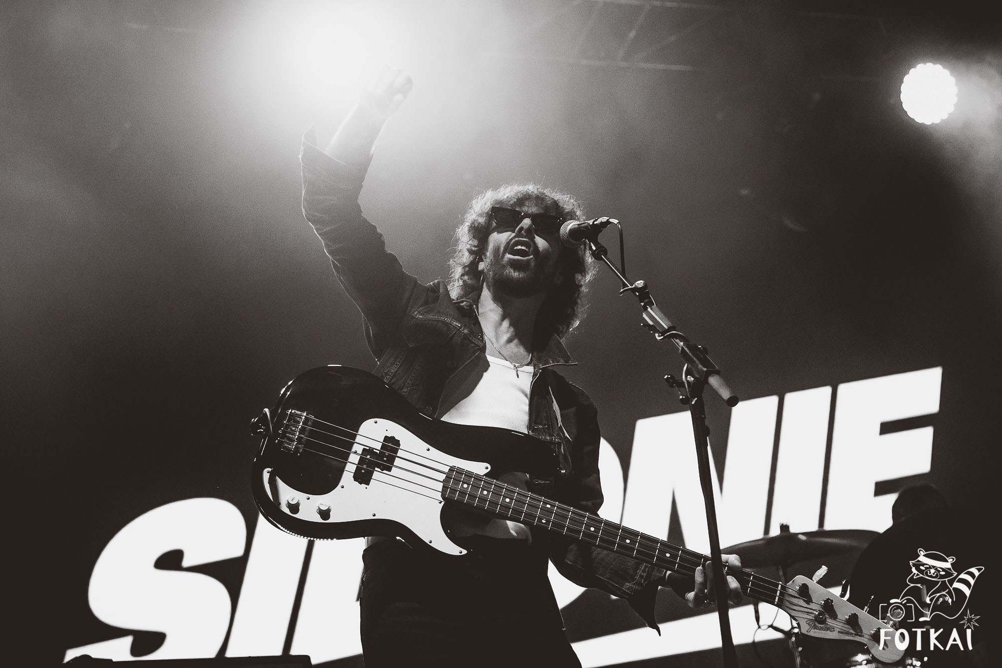 Sidonie en Torrevieja 2025 – Fotos del concierto y reportaje completo | FOTKAI