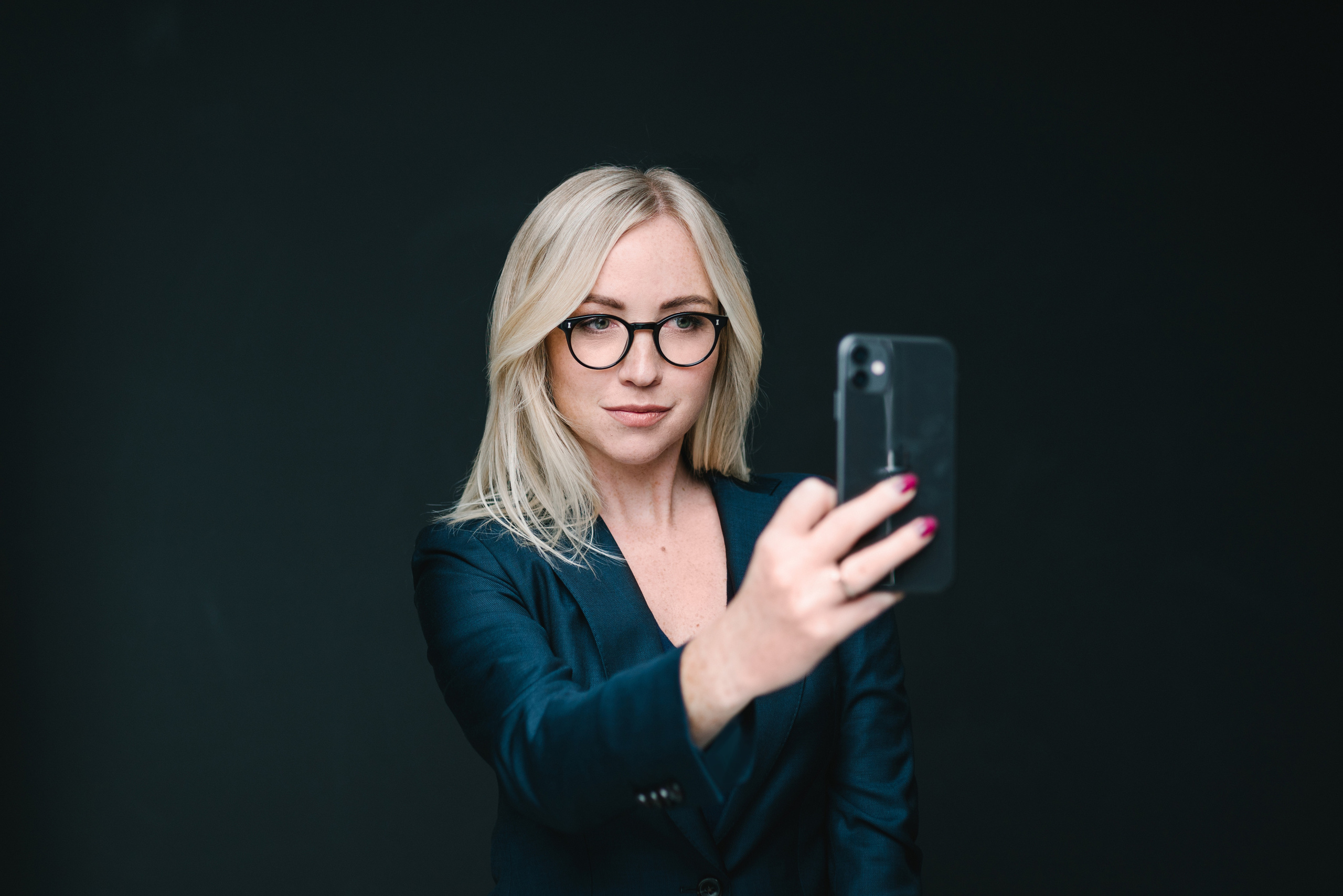 Portrait female studio | Anastasiia Nelen photographer