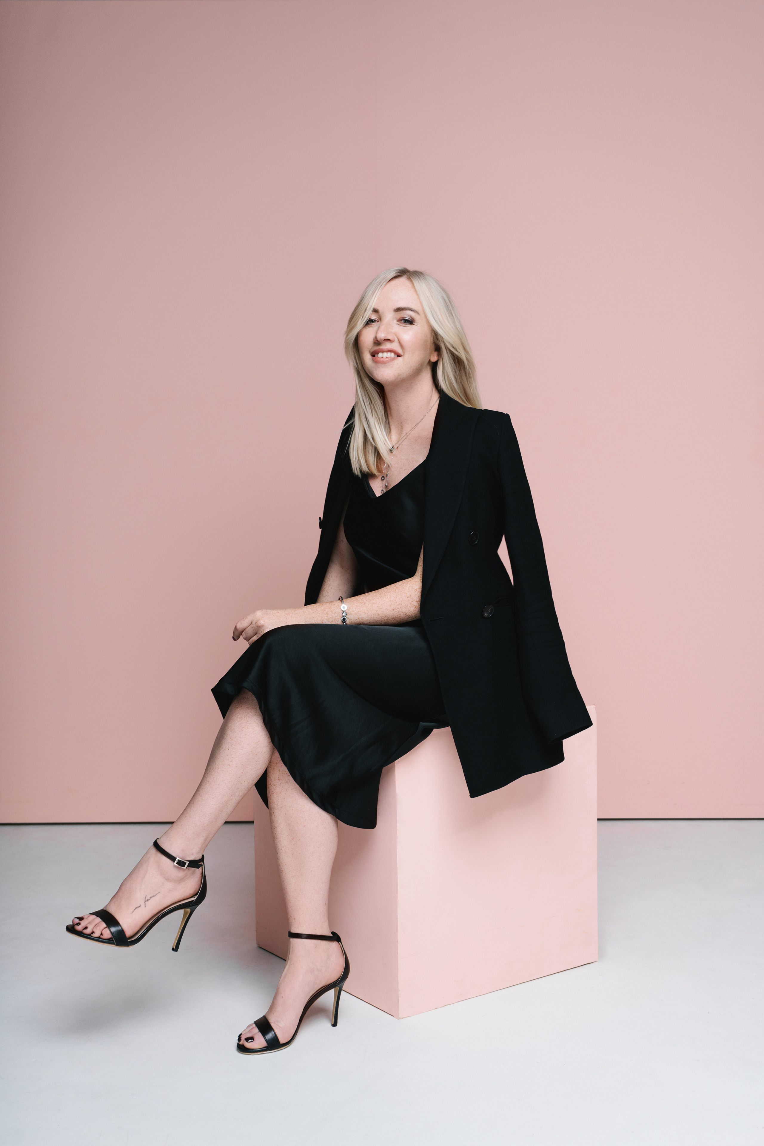 Portrait female studio | Anastasiia Nelen photographer