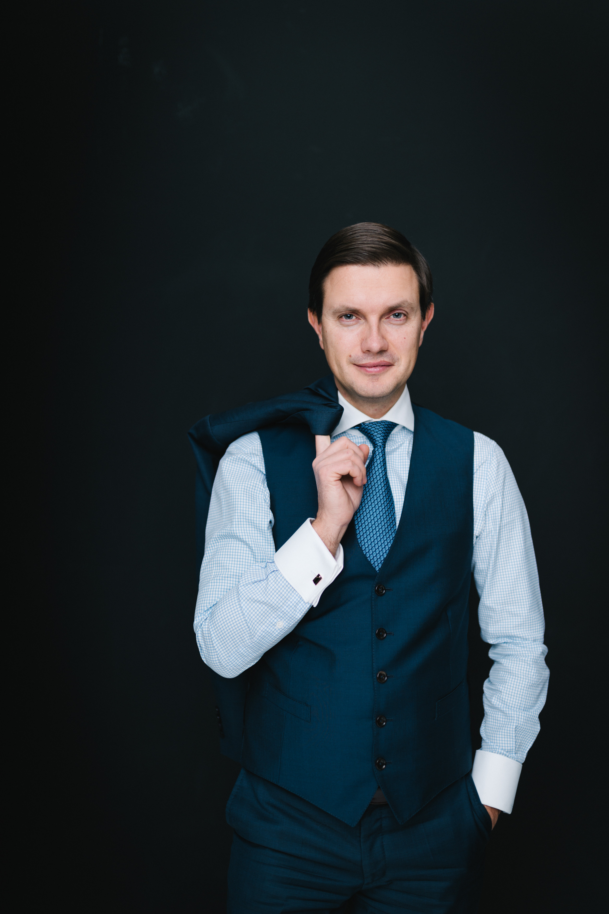 Portrait male studio | Anastasiia Nelen photographer