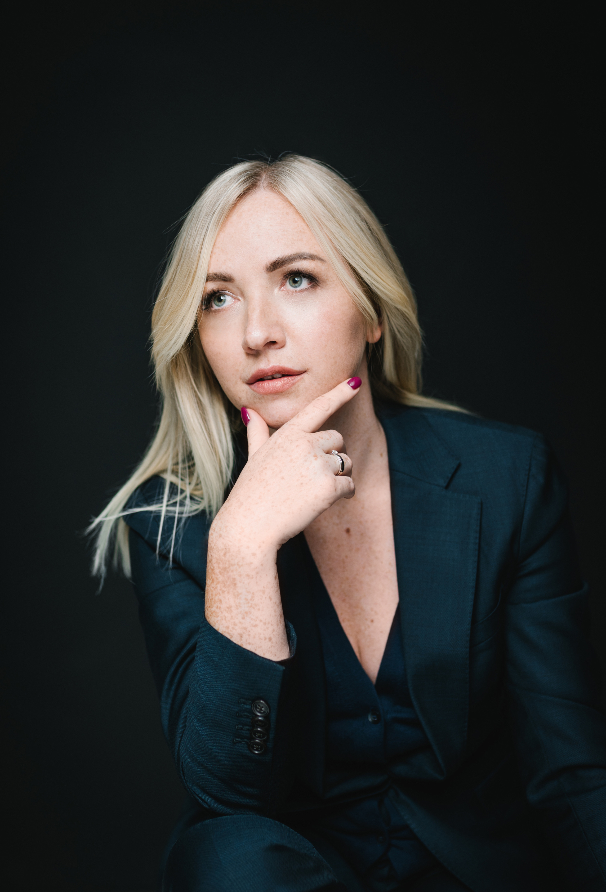 Portrait female studio | Anastasiia Nelen photographer