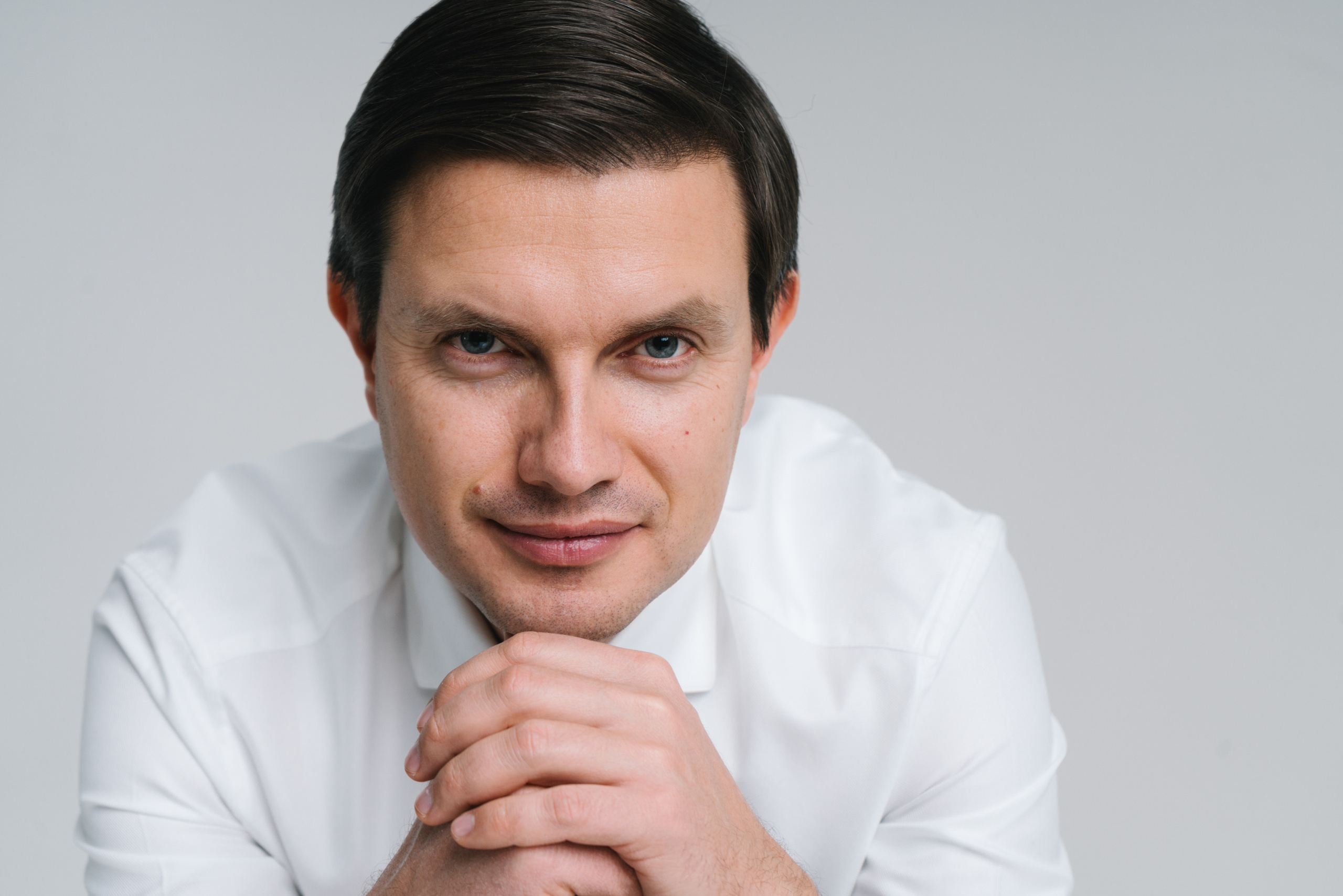 Portrait male studio | Anastasiia Nelen photographer