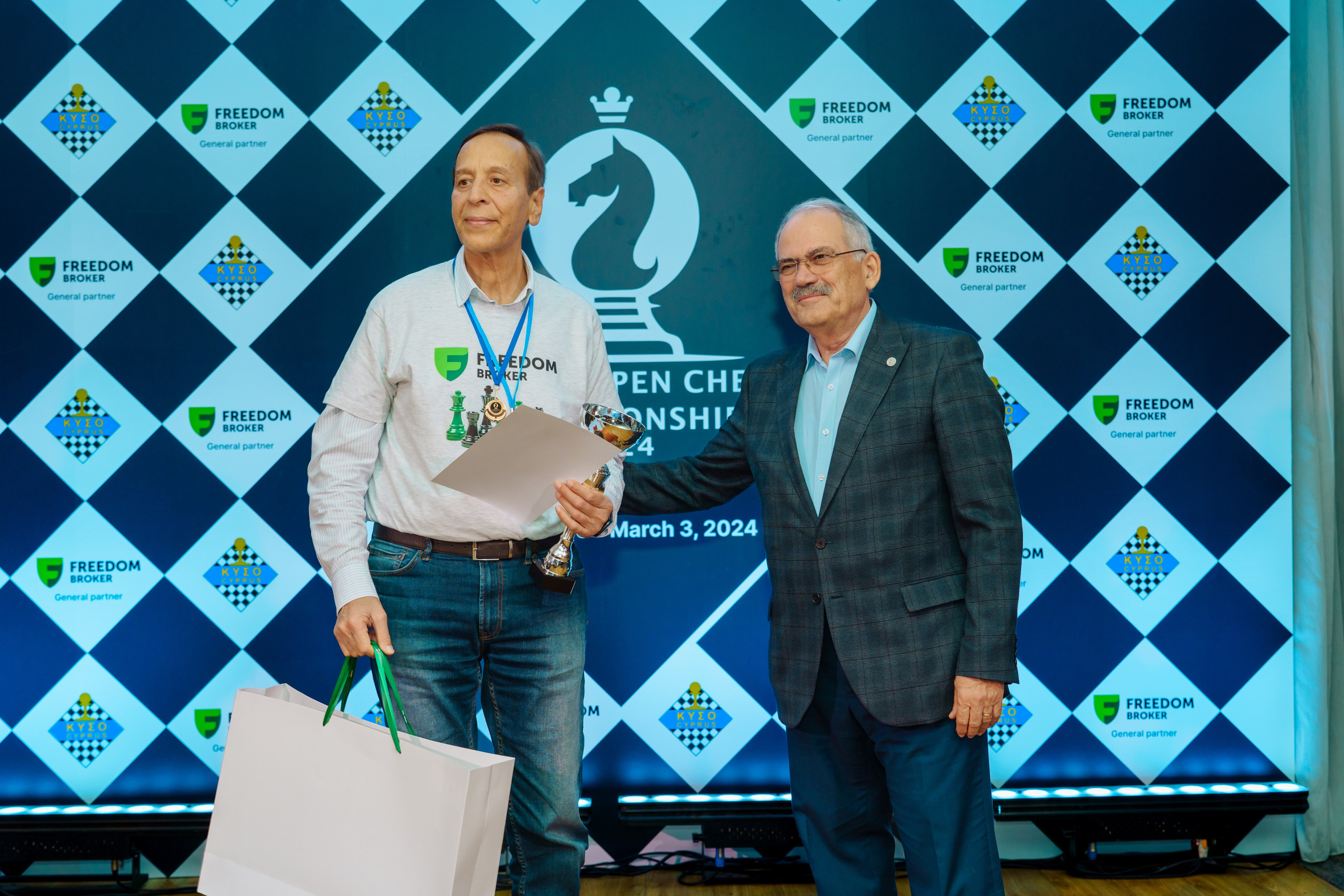 Chess. Photographer in Cyprus