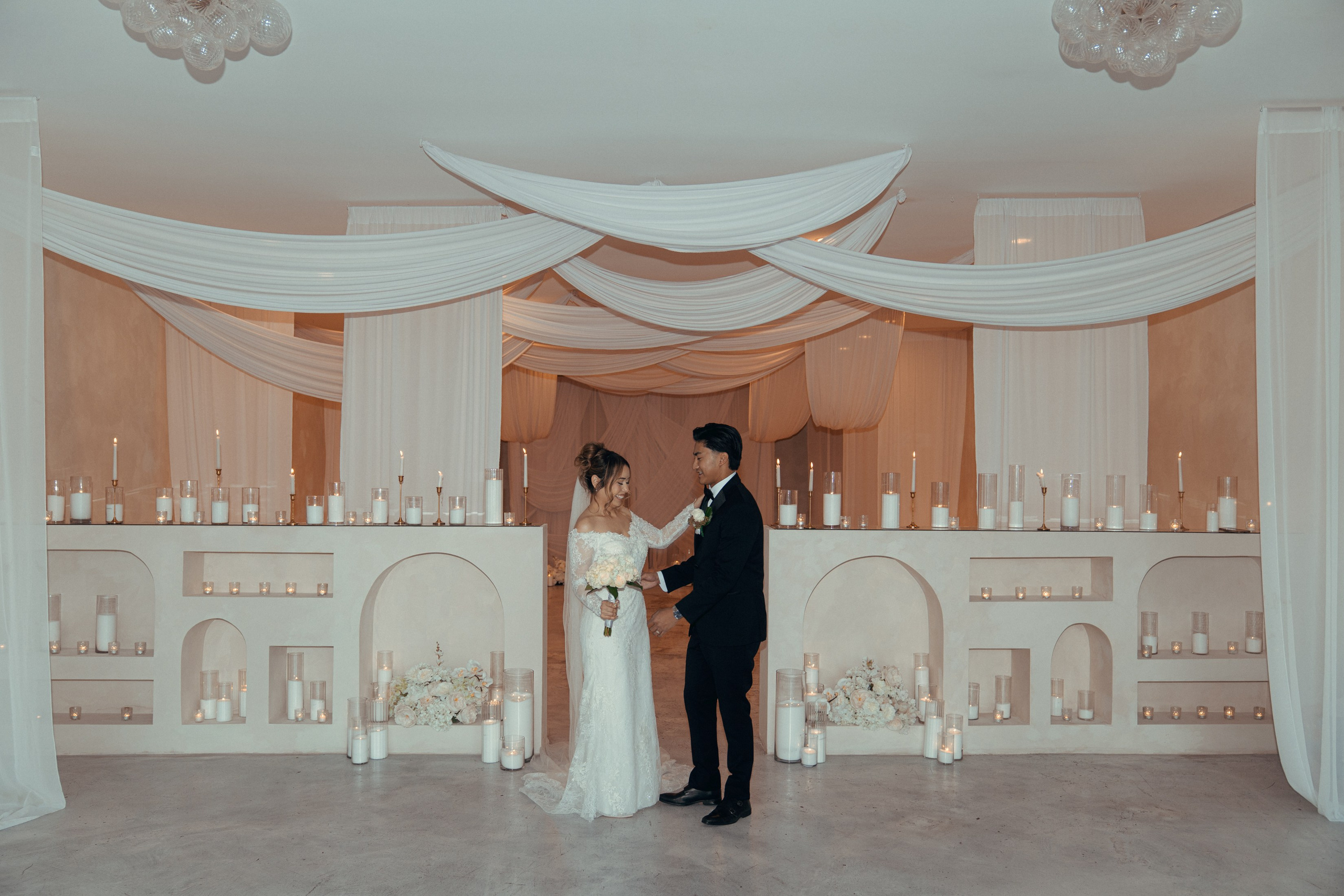 A&R. Wedding & elopement photographer Viktoriya Kravtsov. Las Vegas