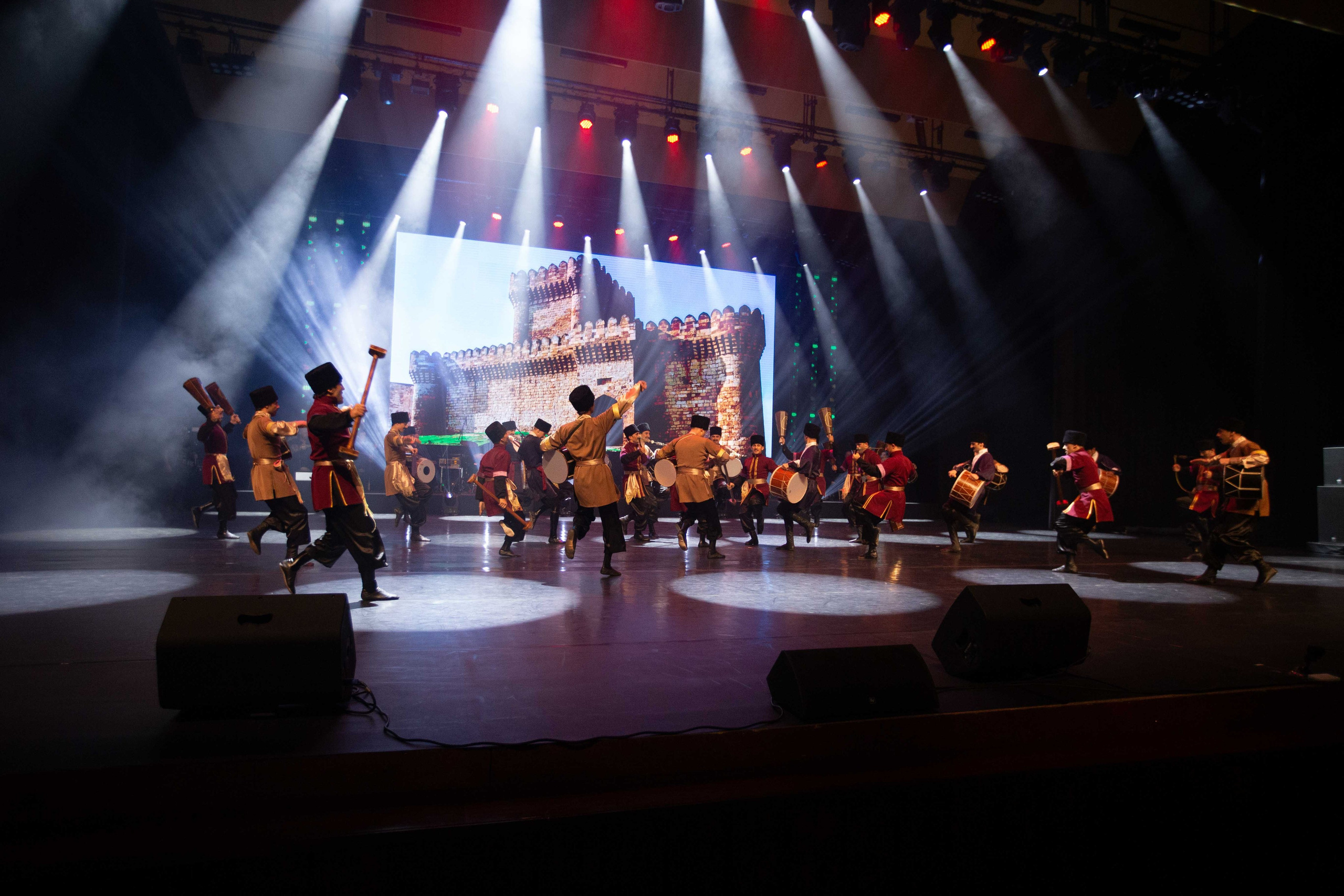 STATE DANCE ENSEMBLE. Wedding&Event photographer Ismail Rzayev in Baku