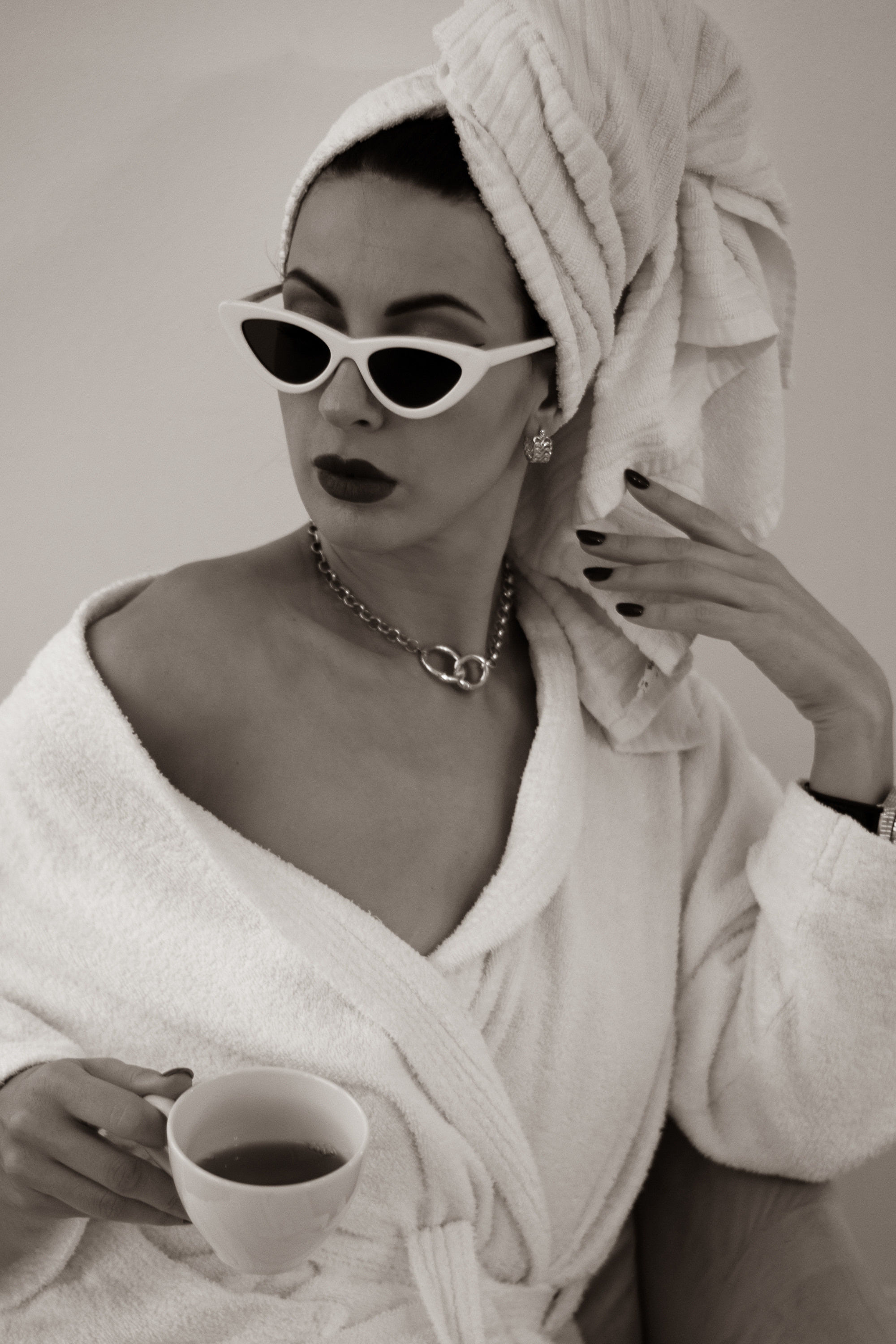 Bachelorette party at the hotel. Portrait photographer Natalia Isavtseva Los Angeles LA