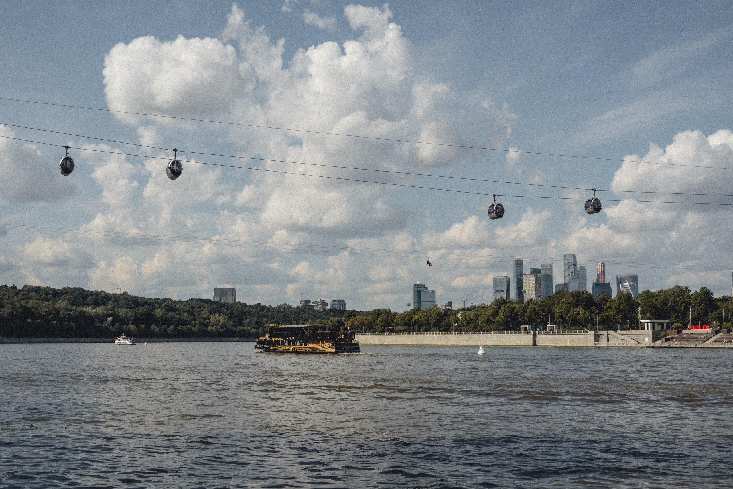 Воробьевы Горы. Photographe sur Cote d’Azur. Portraits de familles, couples, enfants, événements