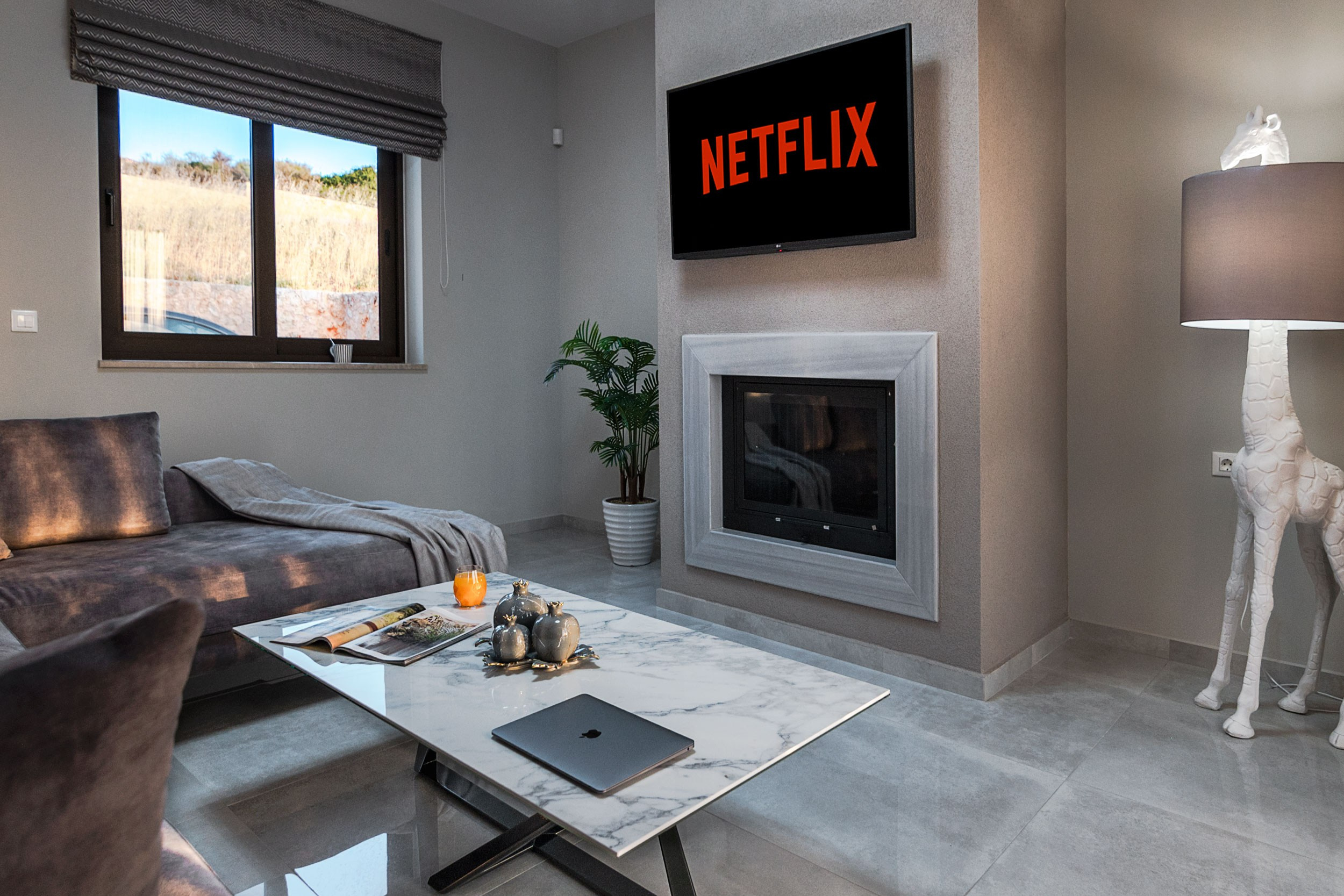 Stone House in Plaka. Photograper in Chania, Crete