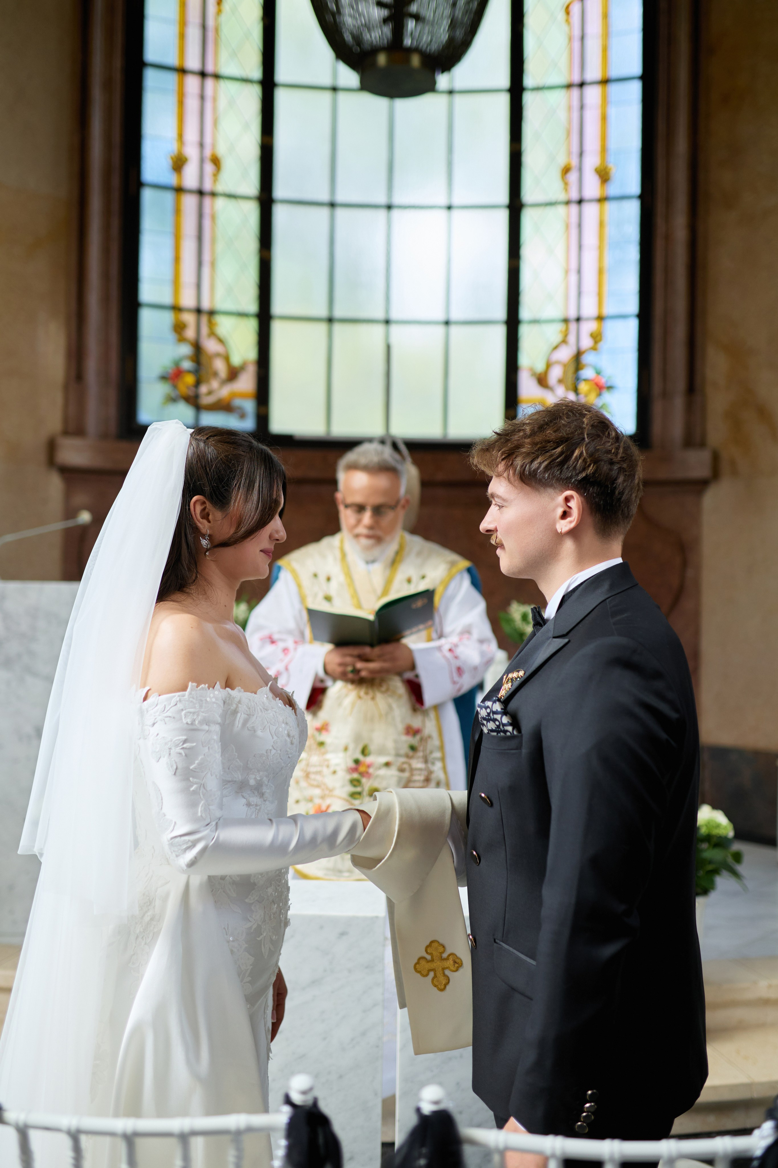 Wiktoria & Kacper. Pałac Goetz. Fotograf ślubny i rodzinny w Krakowie Yana Klymova