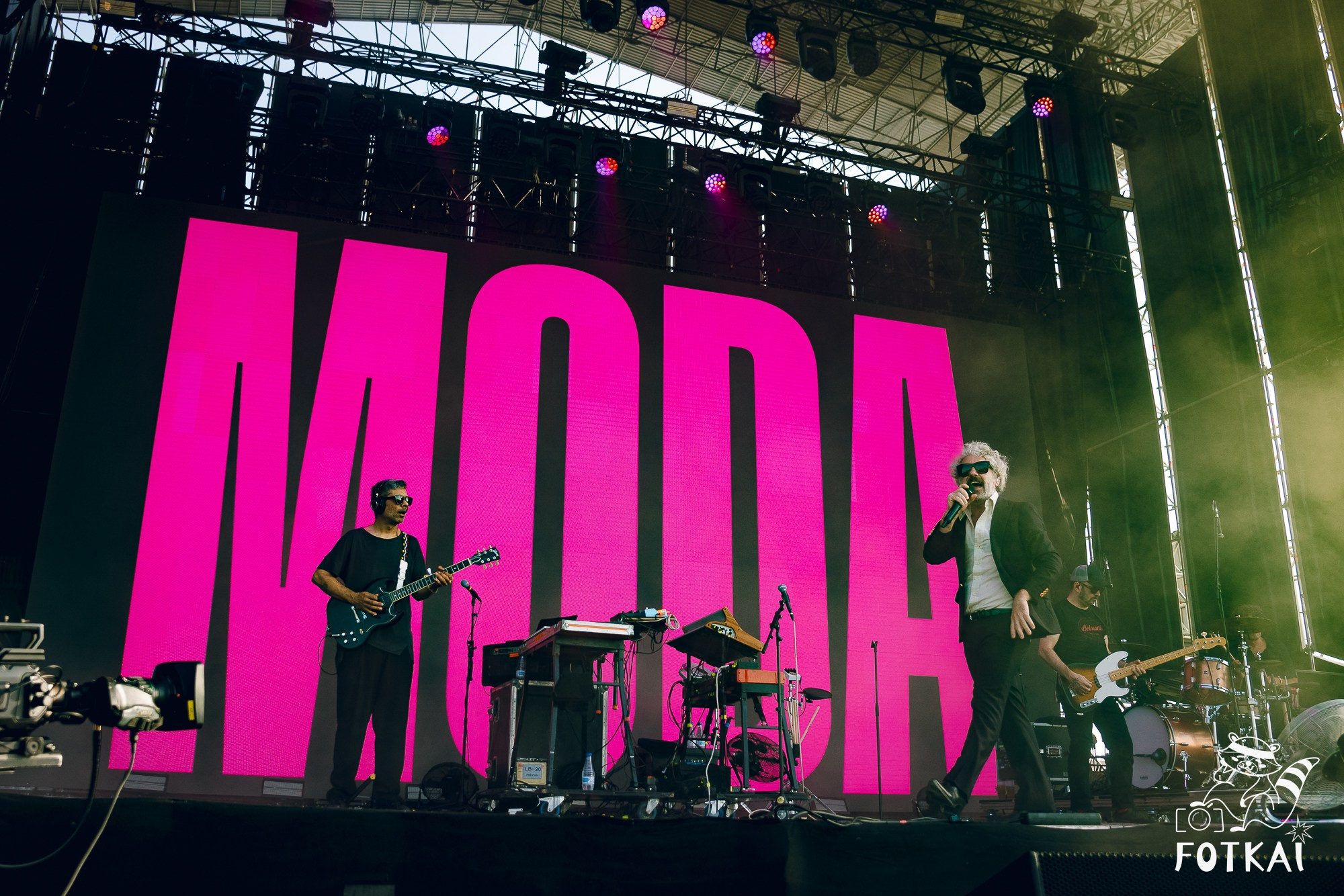 Low Festival 2026 — Full Concert Photo Report from the Opening Night in Torrevieja | FOTKAI