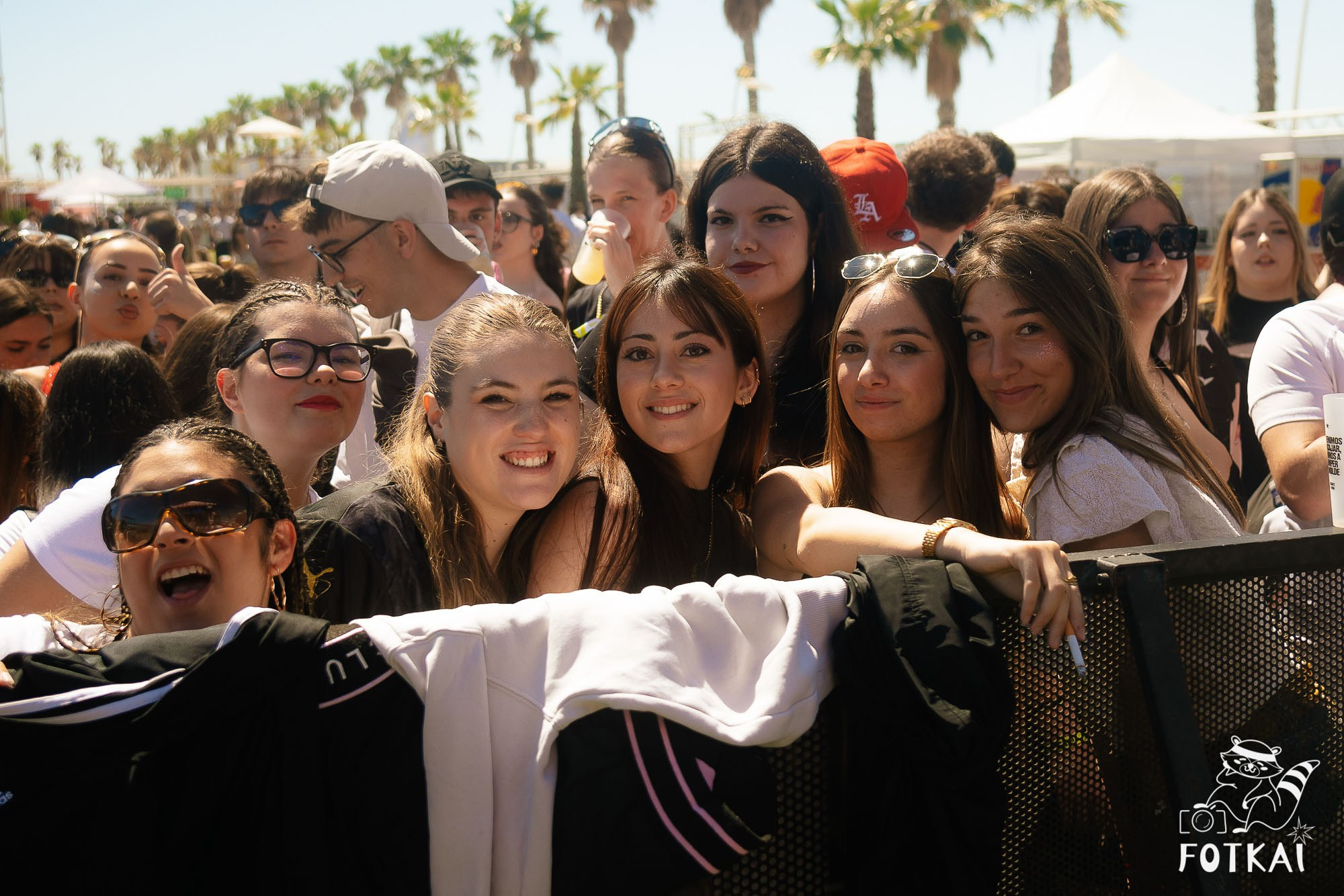 Costa Sonora 2026 Alicante Day 1 Photos — Find Yourself, Friends and Festival Crowd | FOTKAI