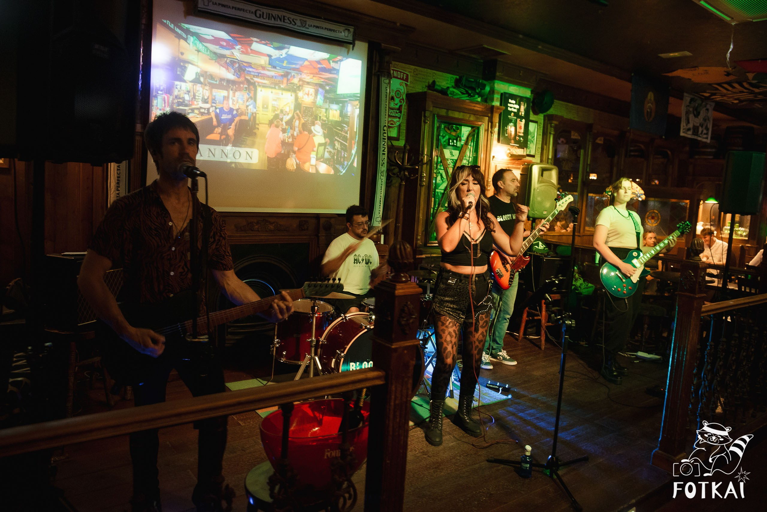 Bloody Mess en Shannon | Irish Pub: Reportaje fotográfico 15.08.25 | FOTKAI