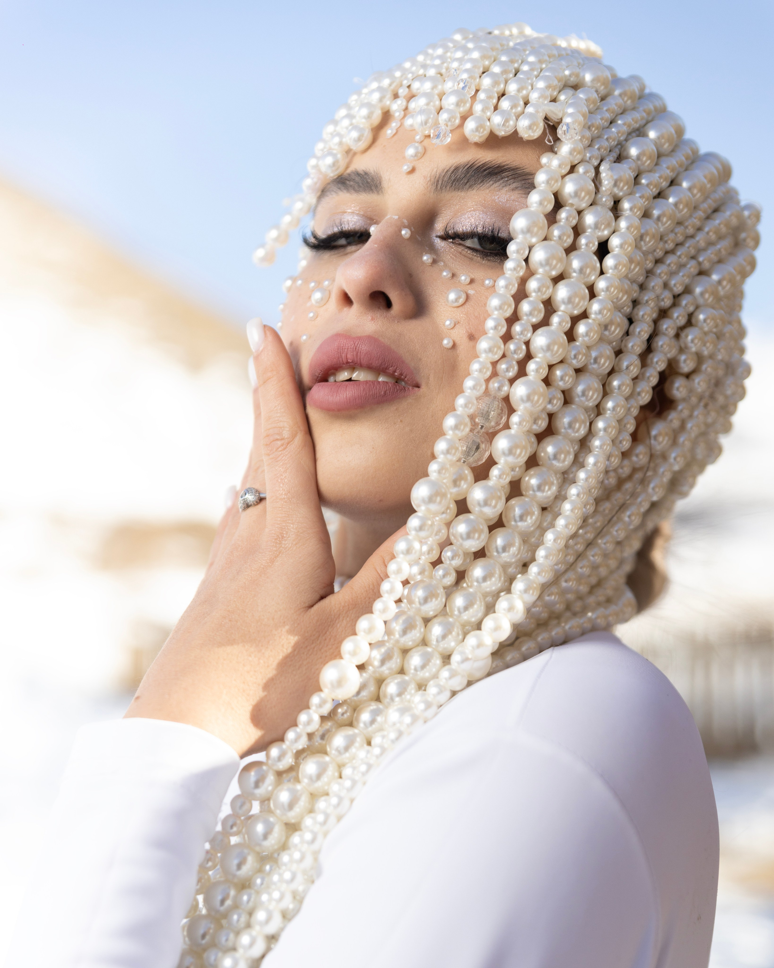 Глубокая ретушь. Аяна Крапивкина — профессиональная ретушь и AI-визуал