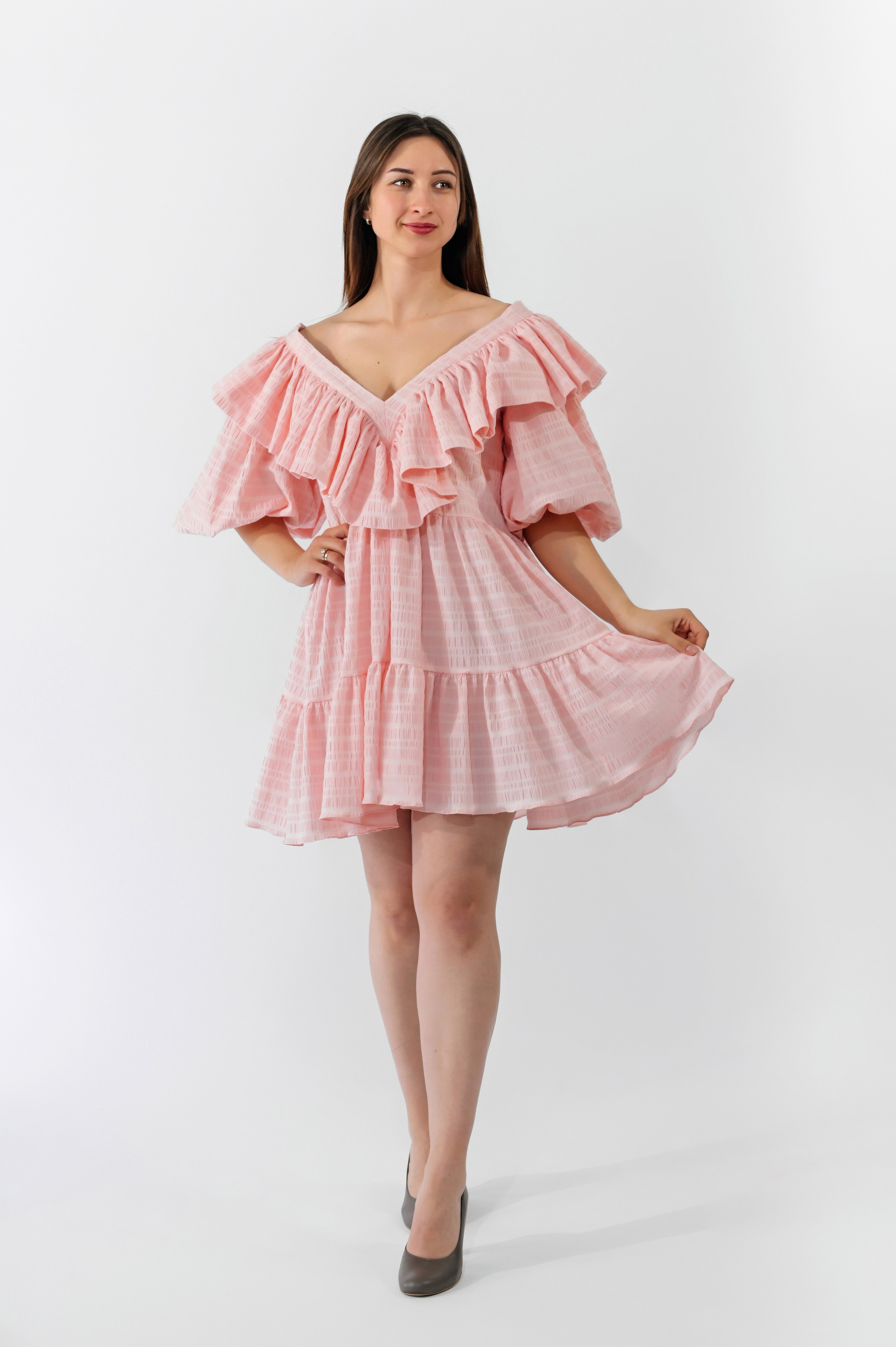 Rochie cu volane și mâneci bufante. Designer vestimentar: elaborarea, proiectarea și confectionare…