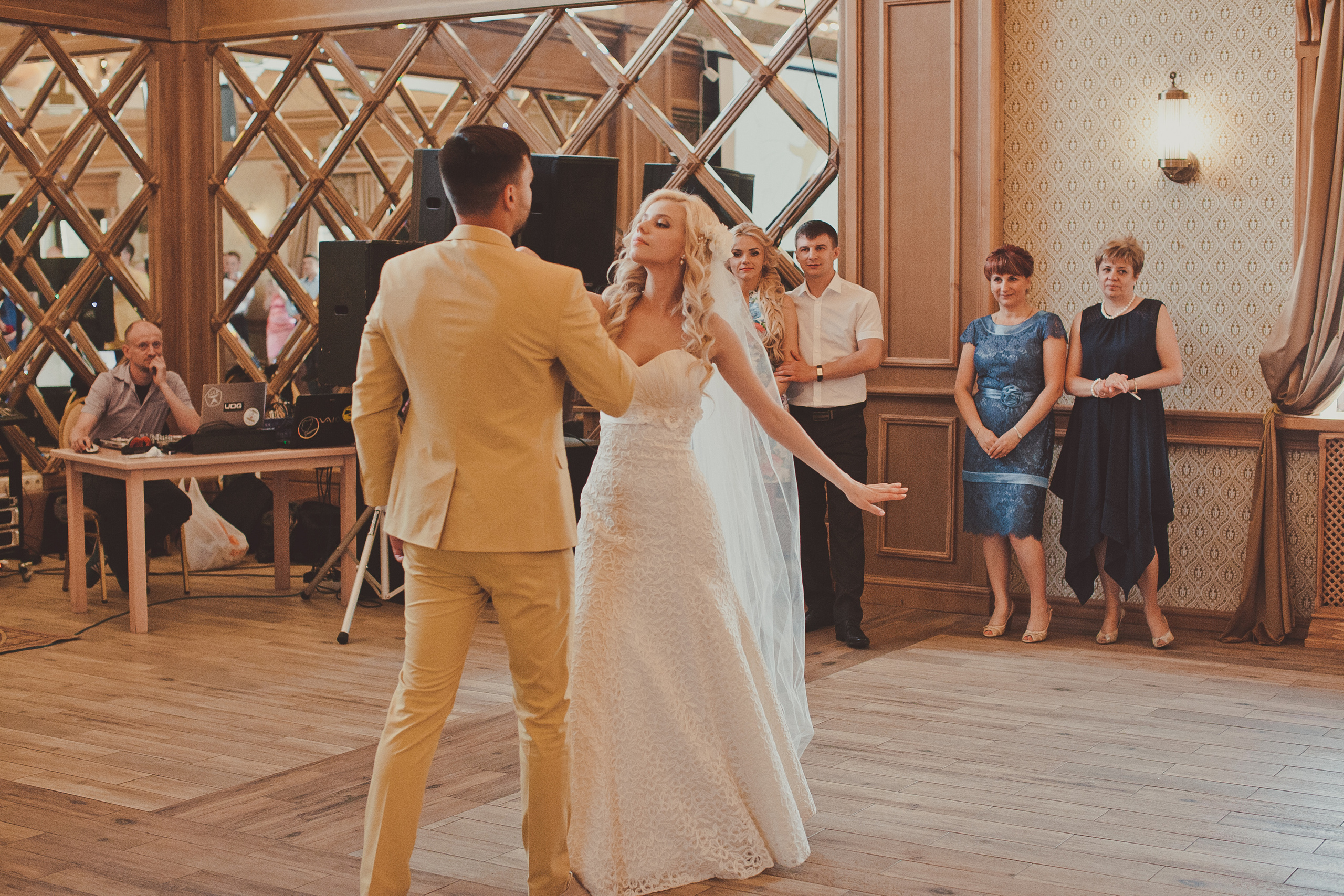 Wedding day in Smolensk. Destination photographer in Cairo Egypt Anastasia Ilina