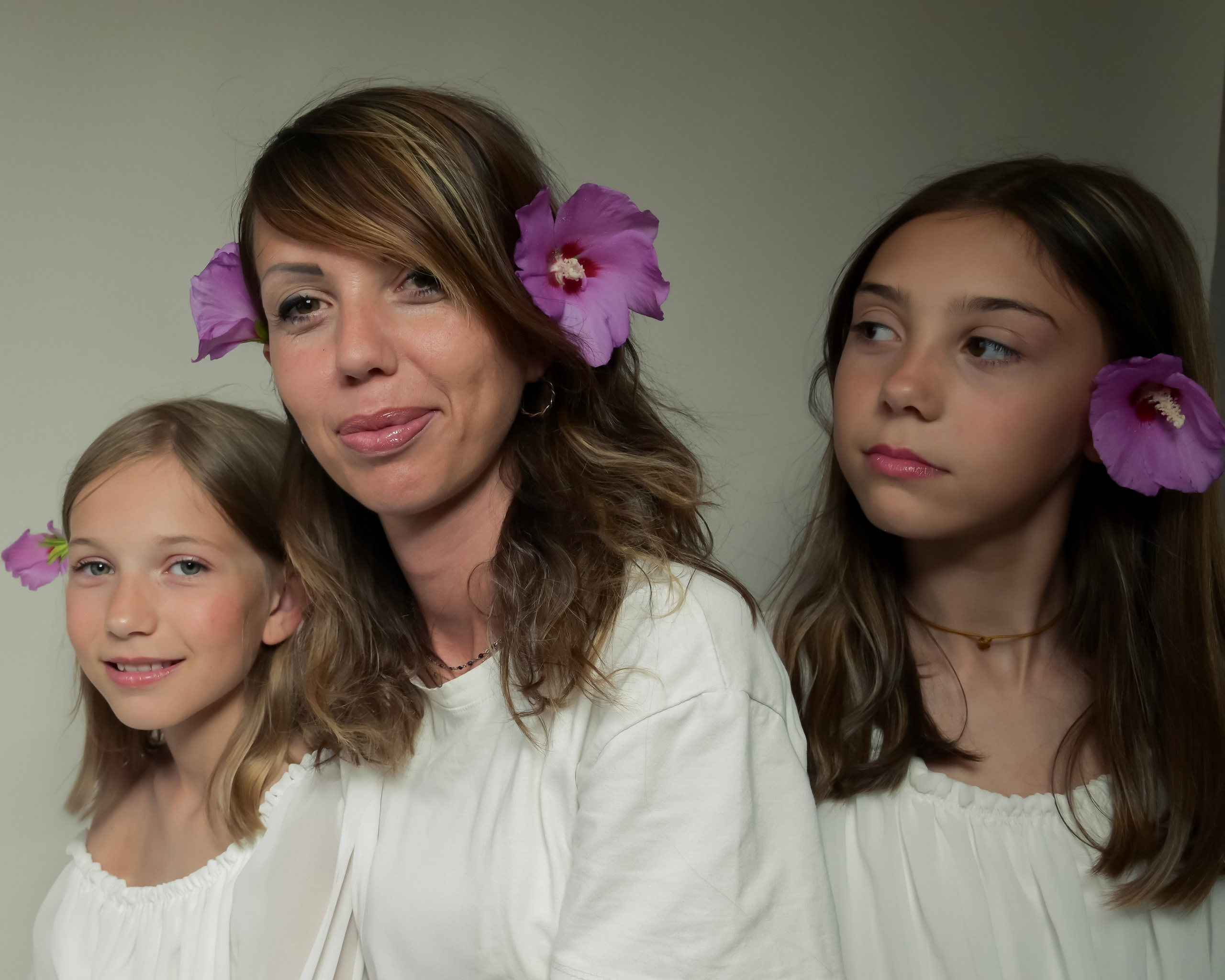 ELISA E SOFIA - SESSIONE FOTOGRAFICA ESTIVA LE SORELLE CON LA MAMMA