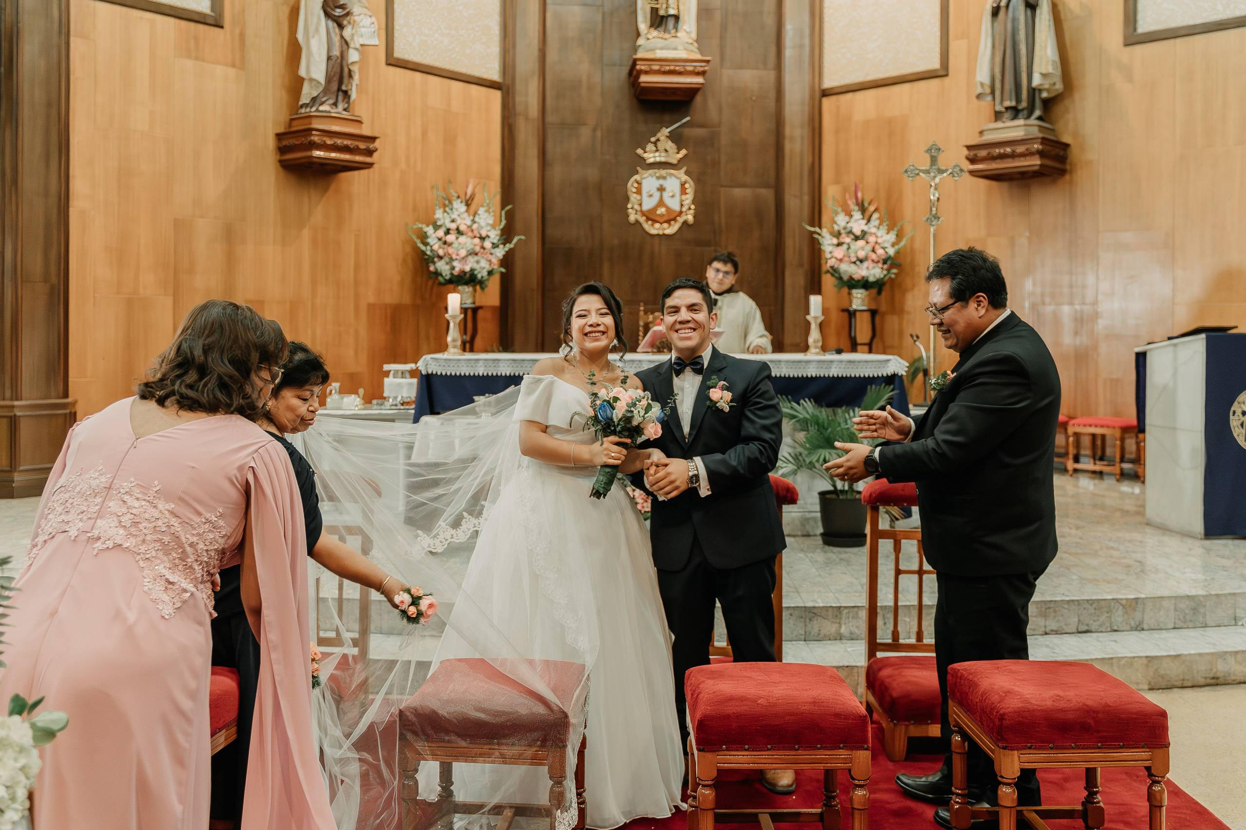 ALEJANDRA + RODRIGO BODA RELIGIOSA. Studio KVTA | Fotografía y Video de Bodas en Arequipa