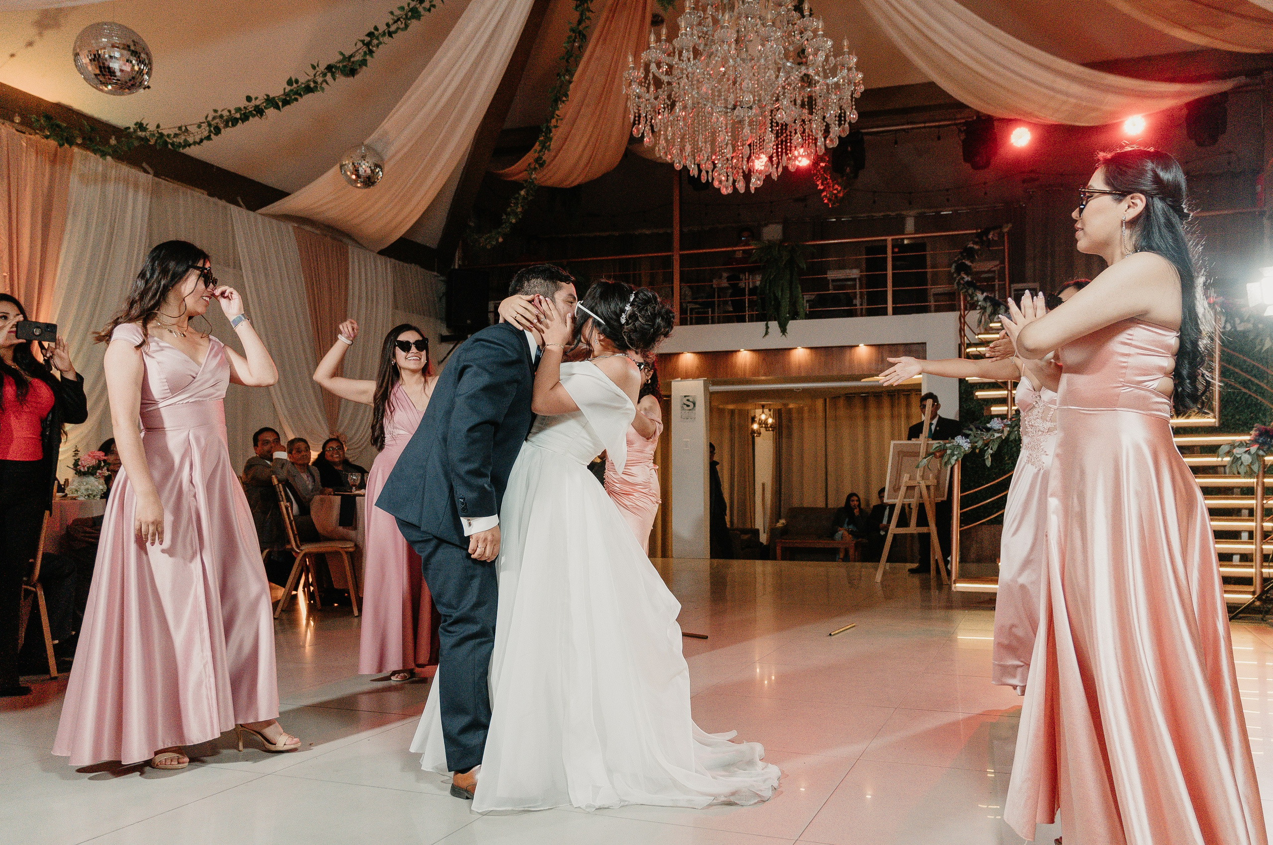 ALEJANDRA + RODRIGO BODA RELIGIOSA. Studio KVTA | Fotografía y Video de Bodas en Arequipa