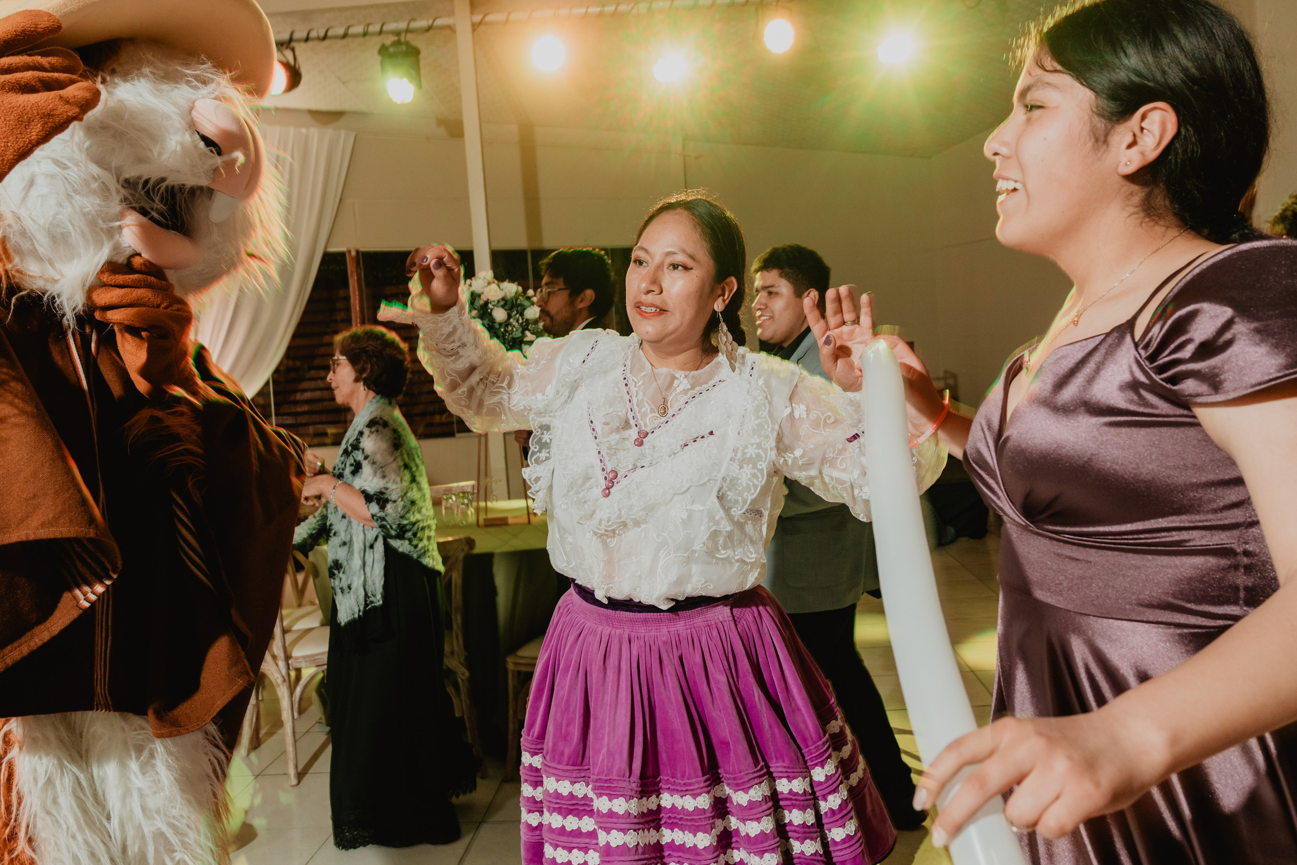 FERNANDO + MARIBEL | BODA RELIGIOSA. Studio KVTA | Fotografía y Video de Bodas en Arequipa