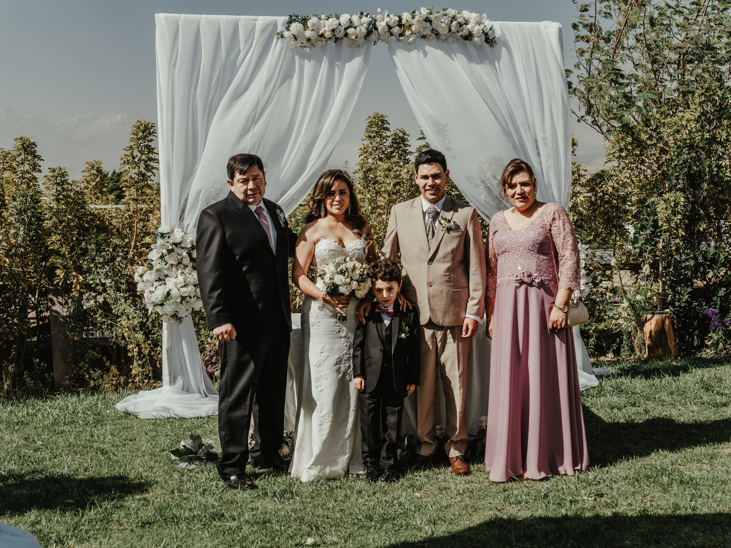 CARLA Y MARIO BODA RELIGIOSA. Studio KVTA | Fotografía y Video de Bodas en Arequipa