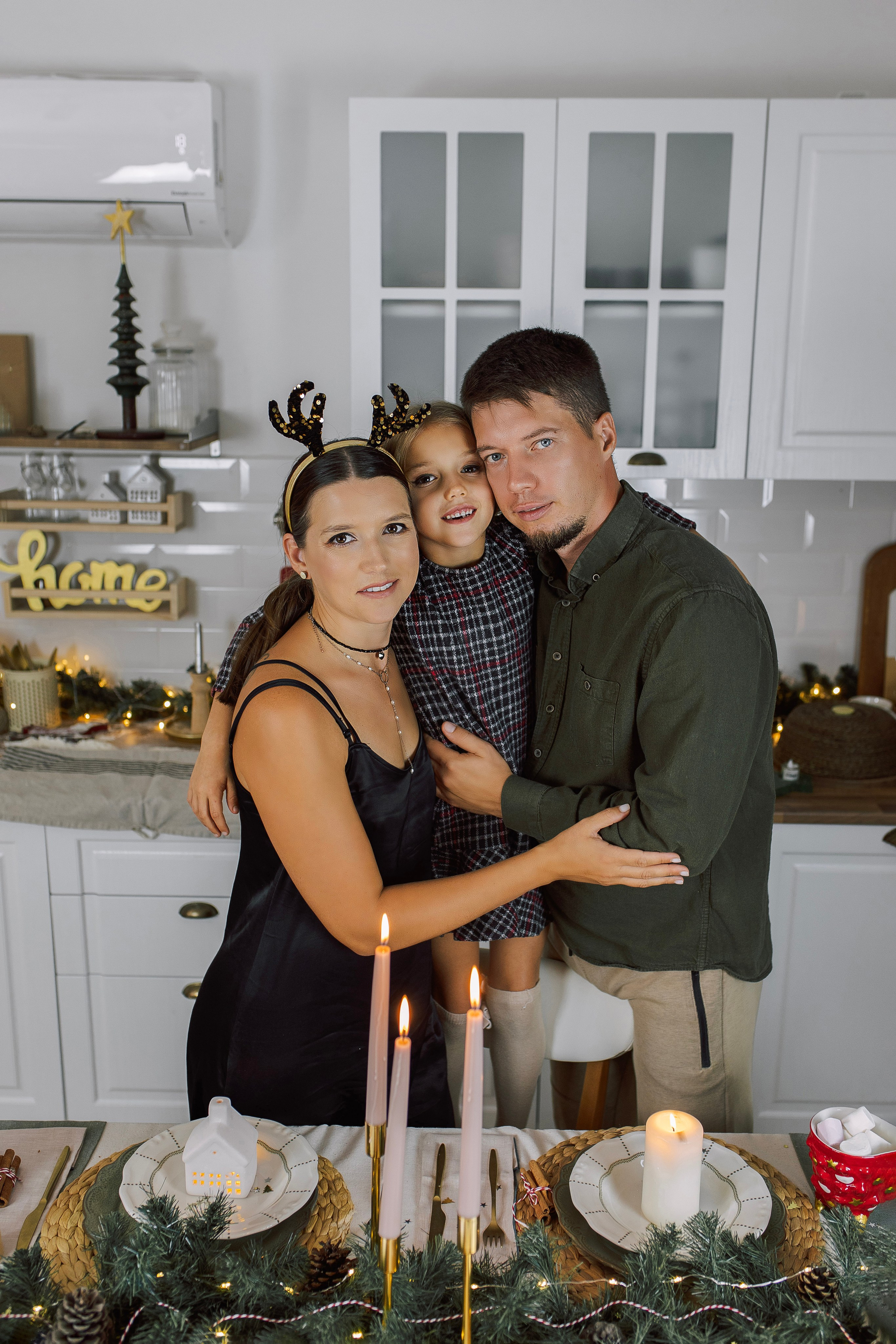 Новогодняя семейная фотосессия. Фотограф в Алании в Турции, Аланья, Сиде, Белек, Анталия, Кемер, Конаклы, Окурджалар. Фотосъемки в Алании. Фотосессия в Алания.Алсу Девели