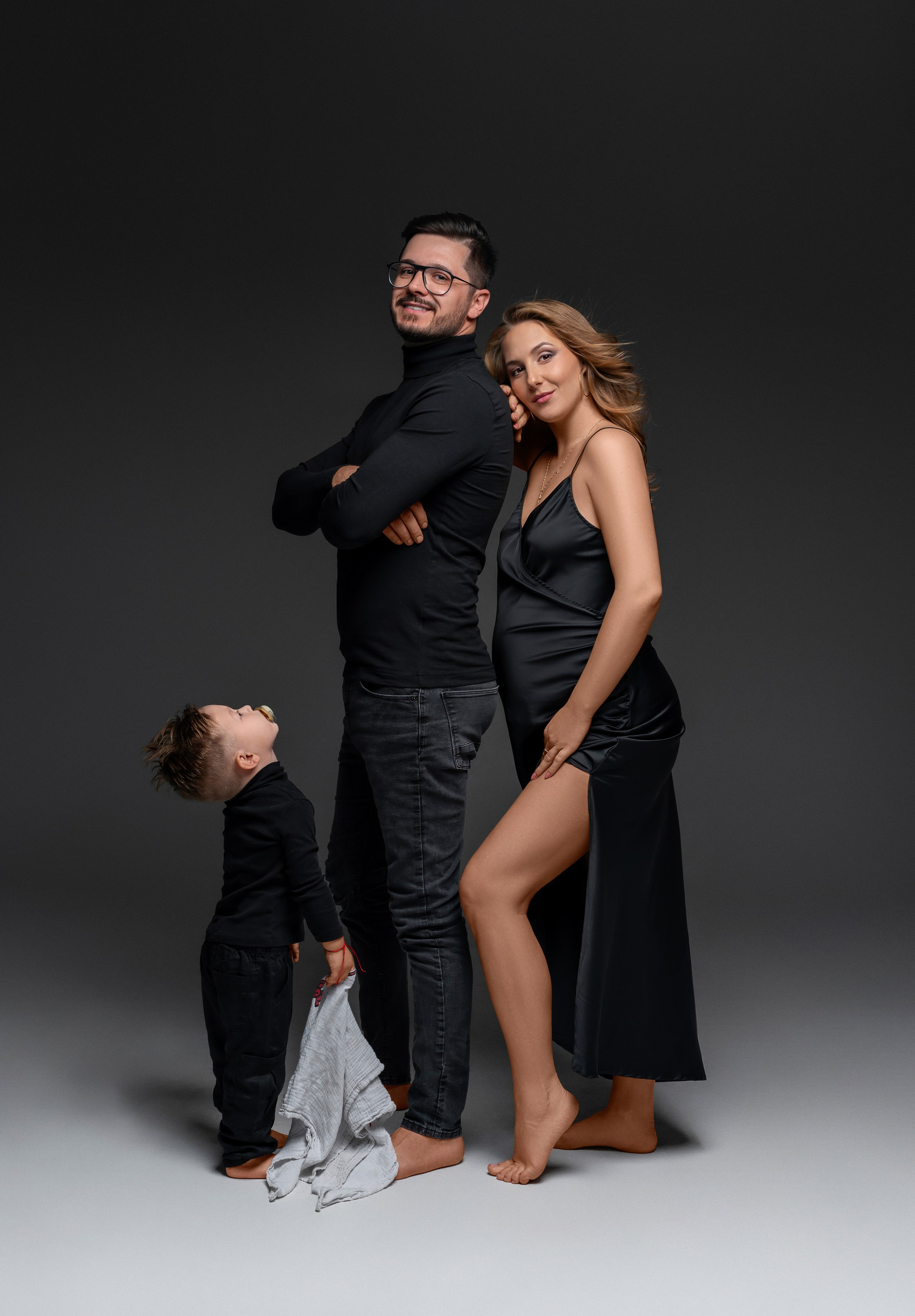 Dominika & Marcel & Markus. Krása tehotenstva v objektíve — Maria Milosovic, tehotenská fotografka