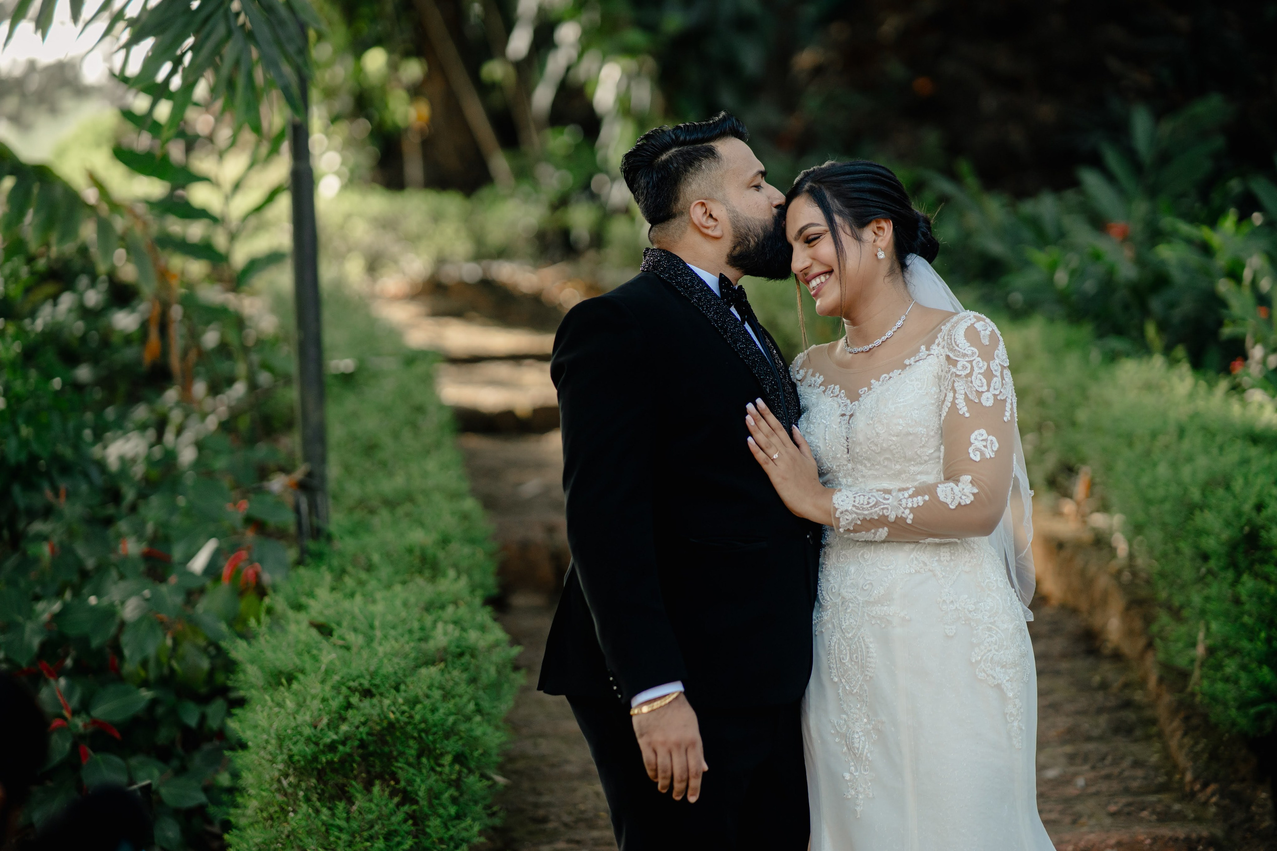 Joel Fernandes — Candid wedding photographer