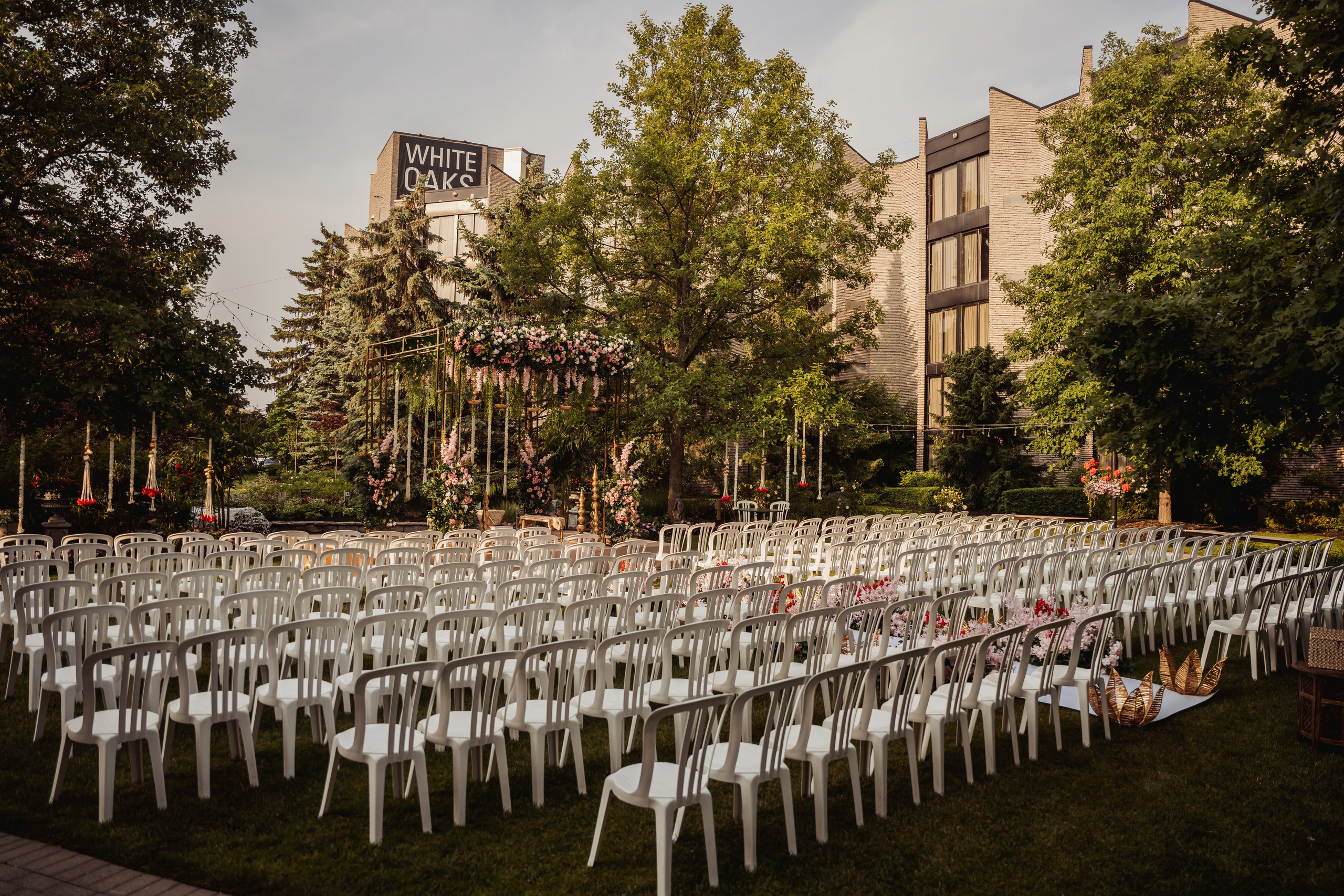 Prem & Nishtha. Wedding Photographer & Cinematographer studios