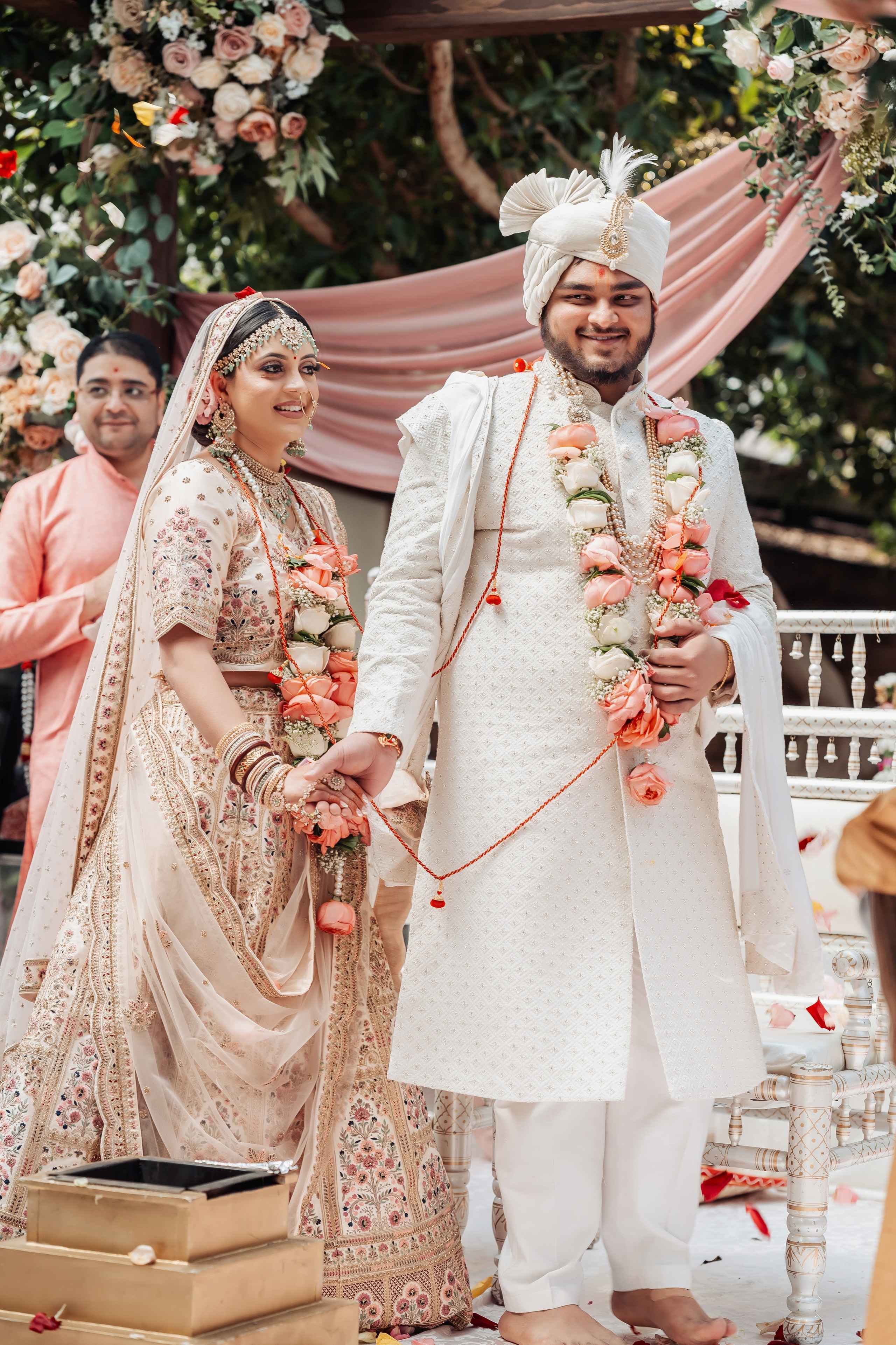 Darshil & Shailja. Wedding Photographer & Cinematographer studios